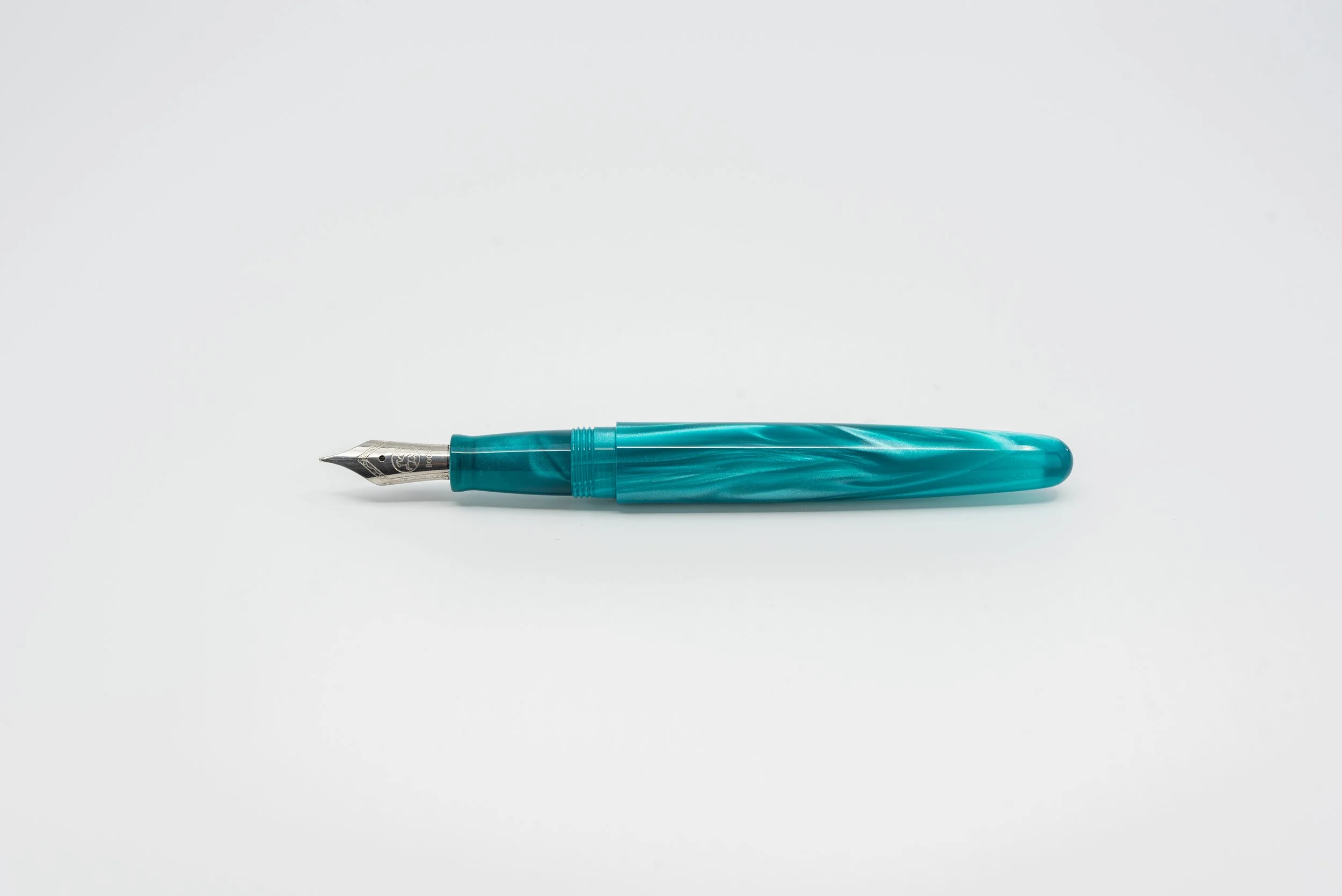 Clyde pen company Veetwo slim Teal fountain pen 4.jpg