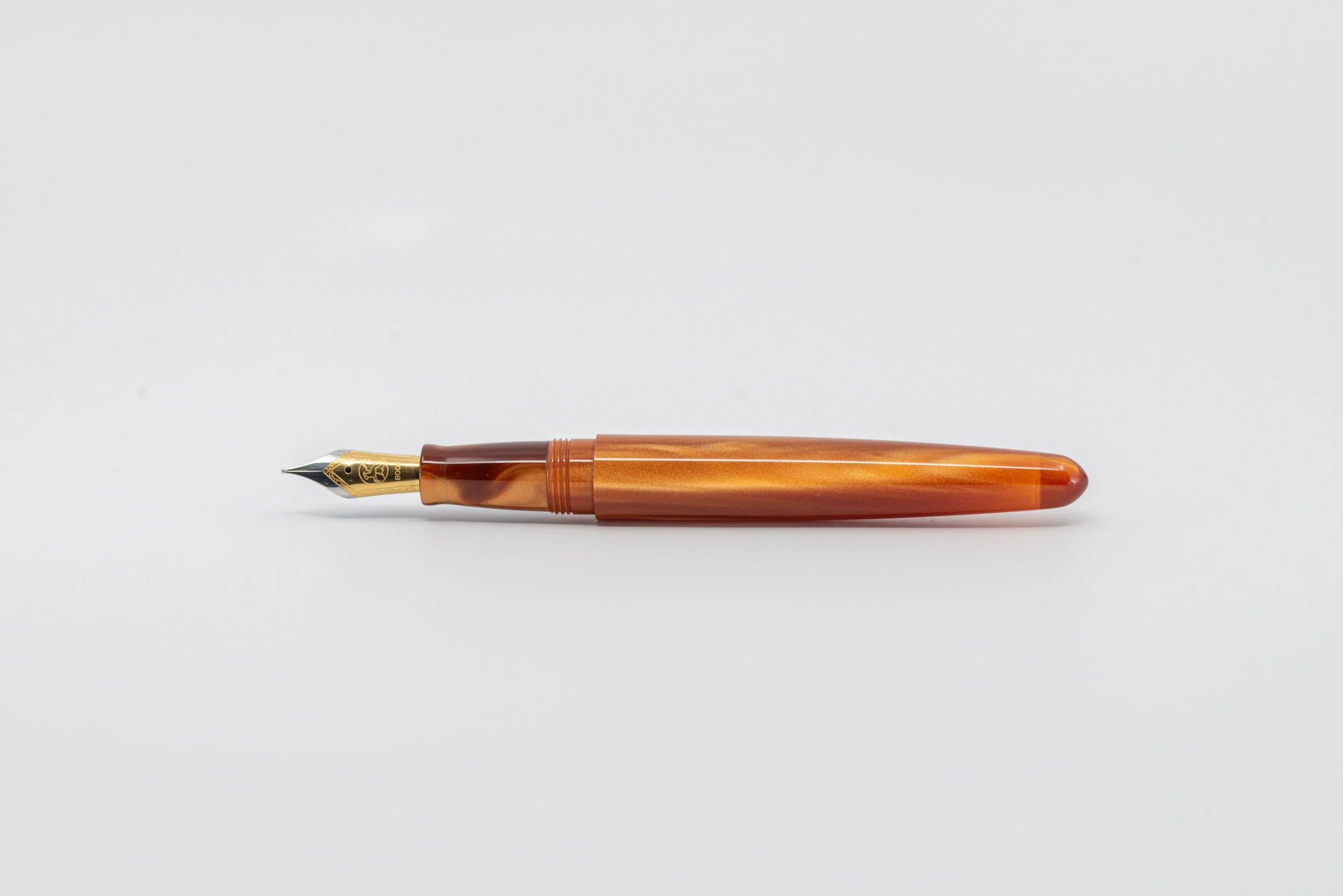 Veetwo slim copper pearl fountain pen3.jpg
