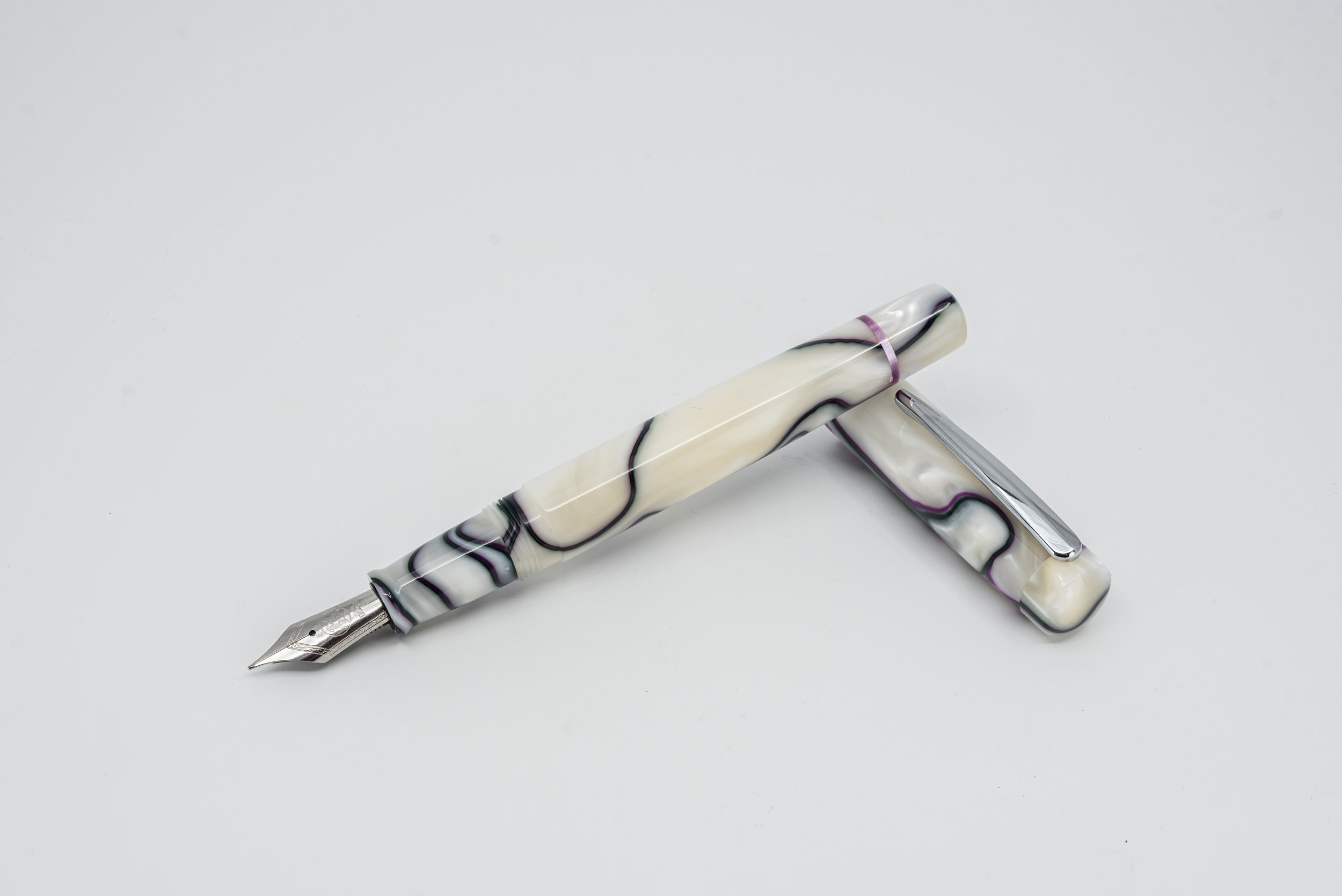 CLYDE pen company Omni clipped Orchid fountain pen 1.jpg