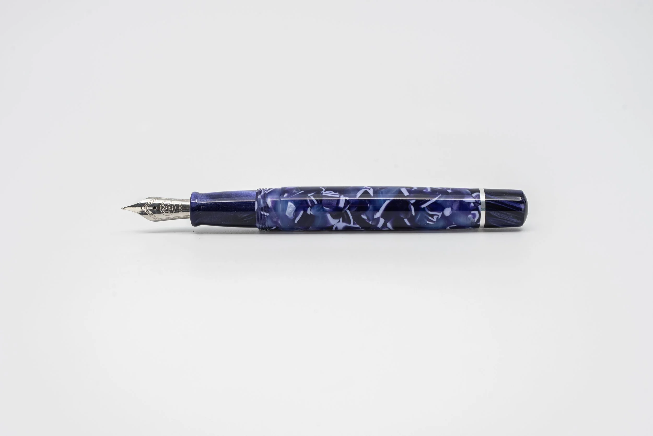 Clyde pen company Traditional Conway Stewart Flecked Amethyst fountain pen 1.jpg
