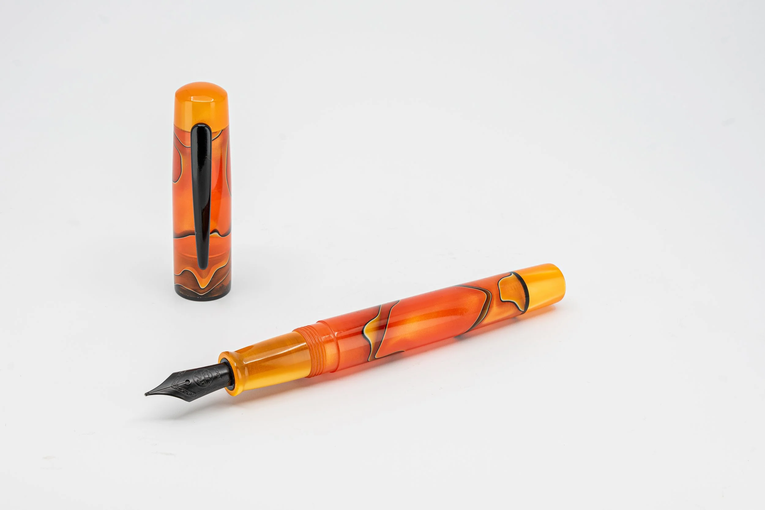 Clyde pen company Traditional Indian summer fountain pen 4.jpg