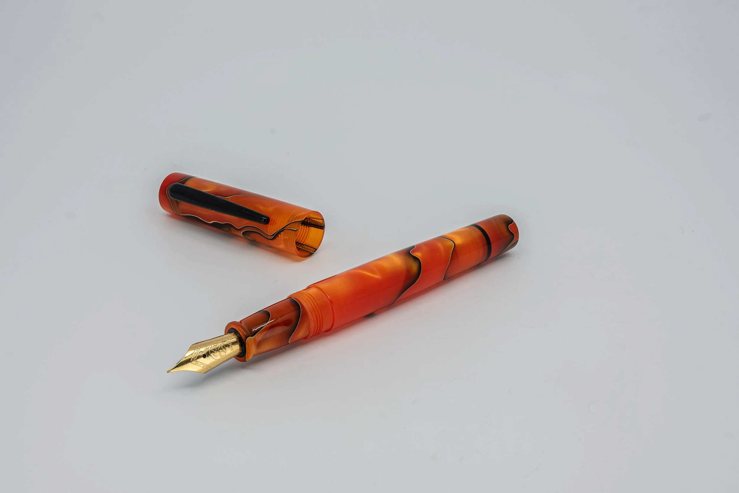 Clyde pen company Indian summer fountain pen 1.jpg