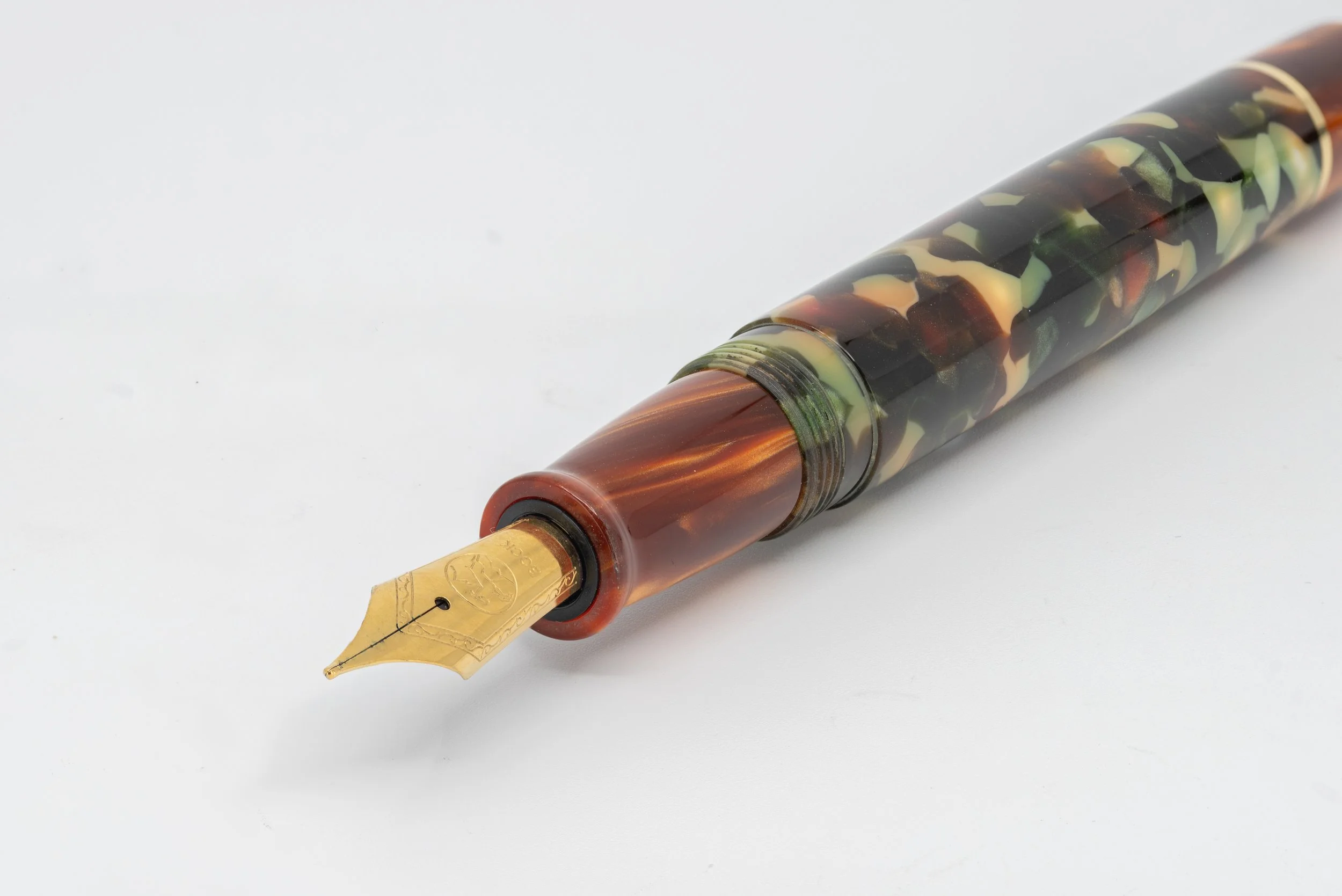 Clyde pen company Traditioanl Conway stewart Coral green and copper pearl fountain pen 4.jpg