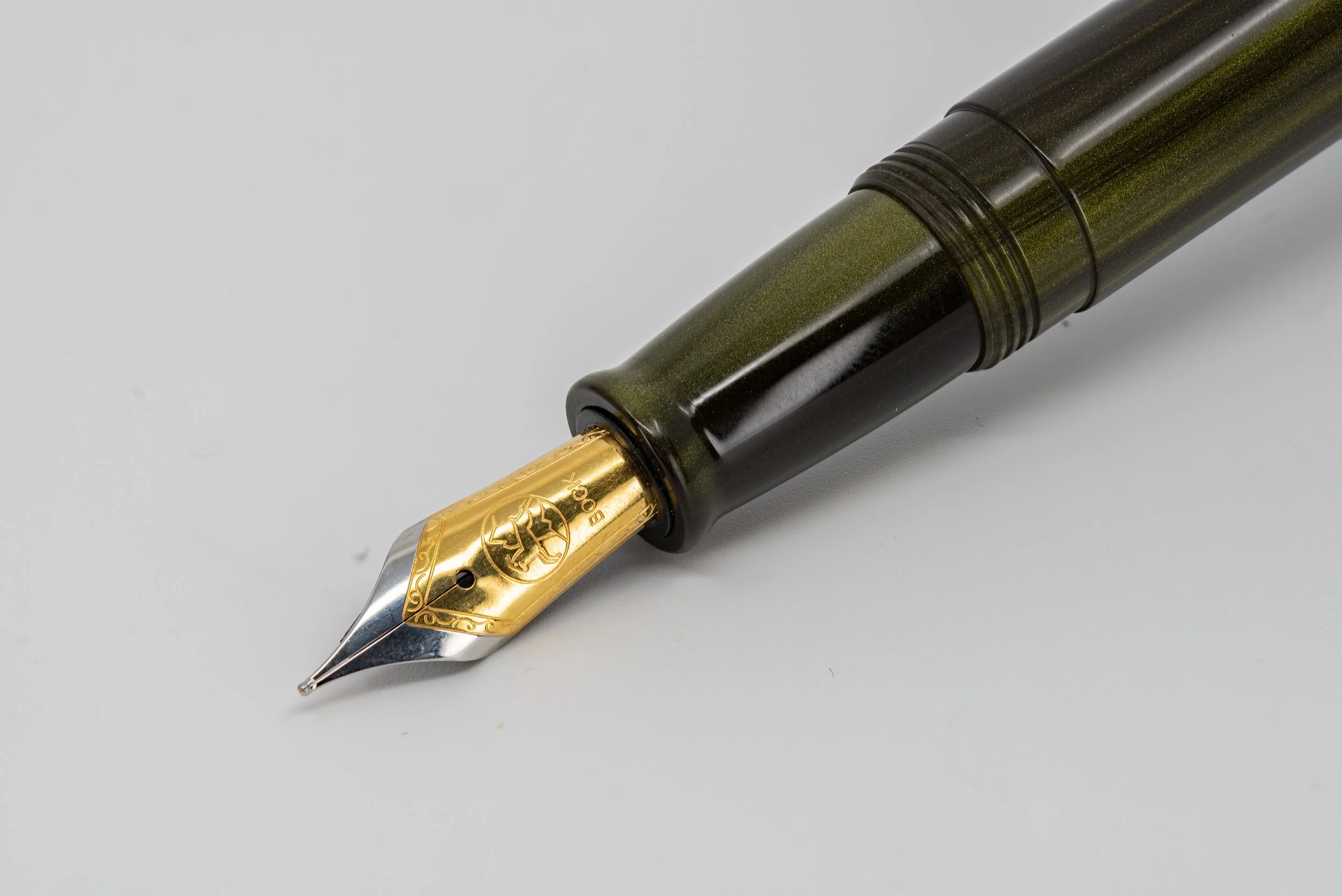 Clyde pen company Traditional green venom fountain pen3.jpg