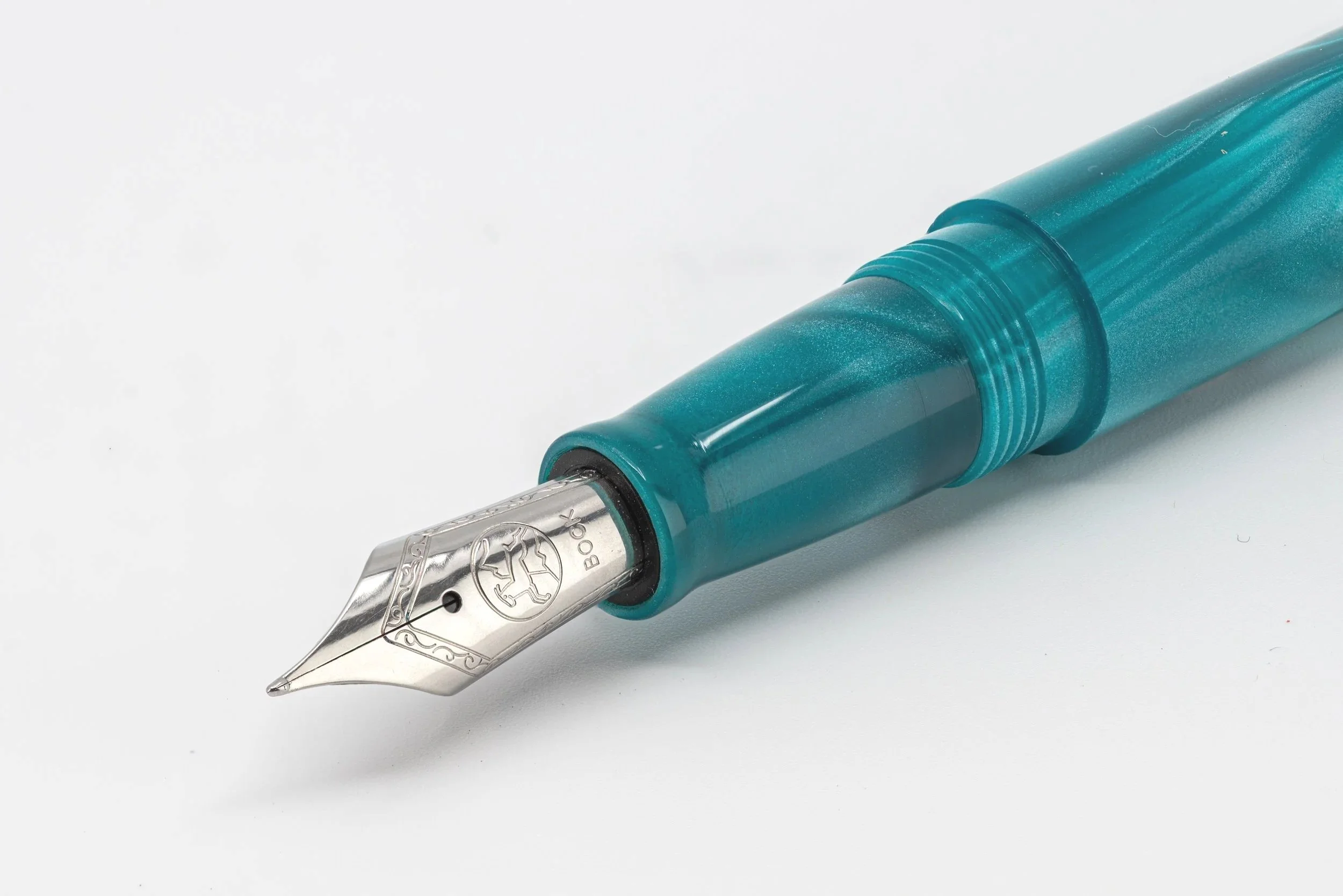 Clyde+pen+company+Veetwo+slim+Teal+fountain+pen+2.jpg