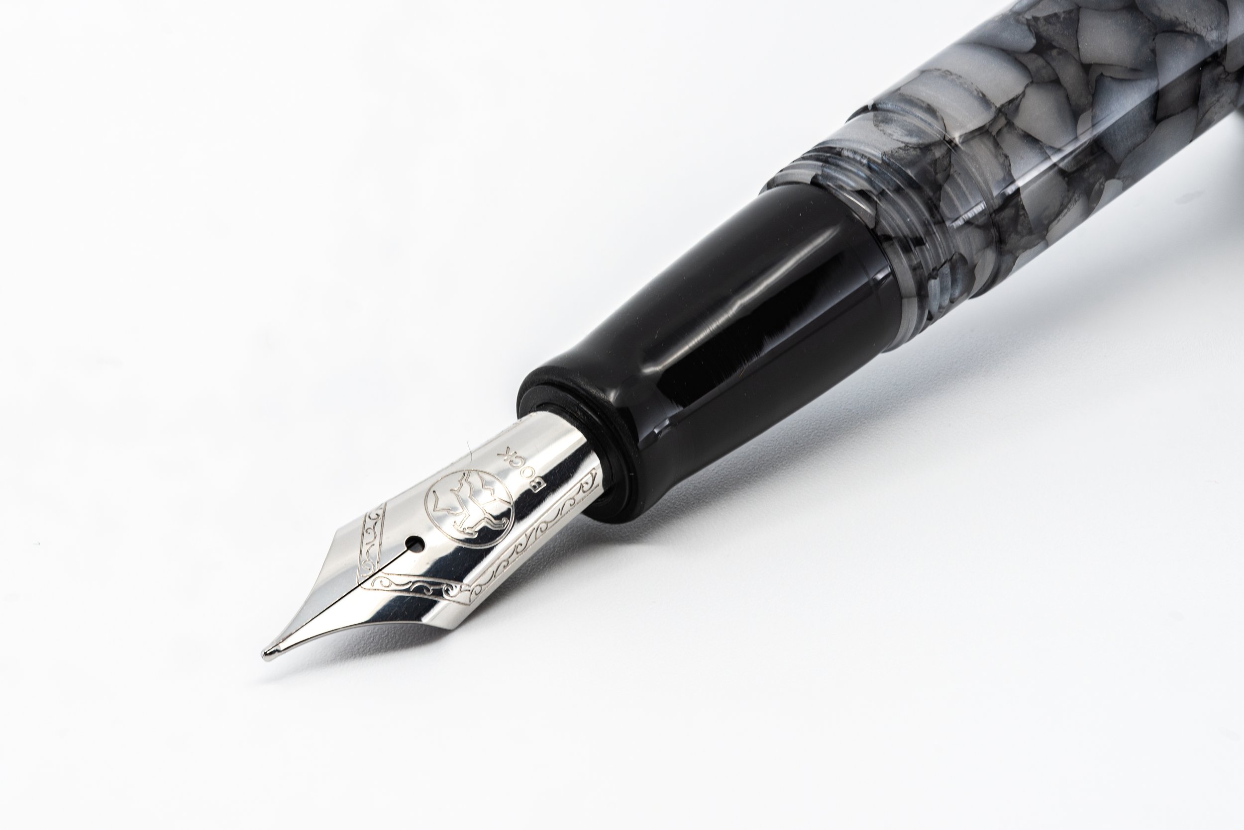 Clyde pen company Crush black  fountain pen1.jpg
