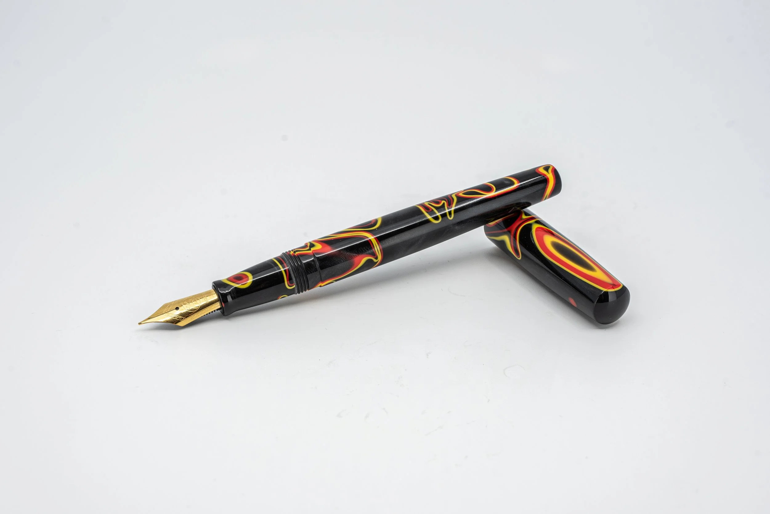 Clyde pen company Omni slim Firecracker fountain pen 3.jpg