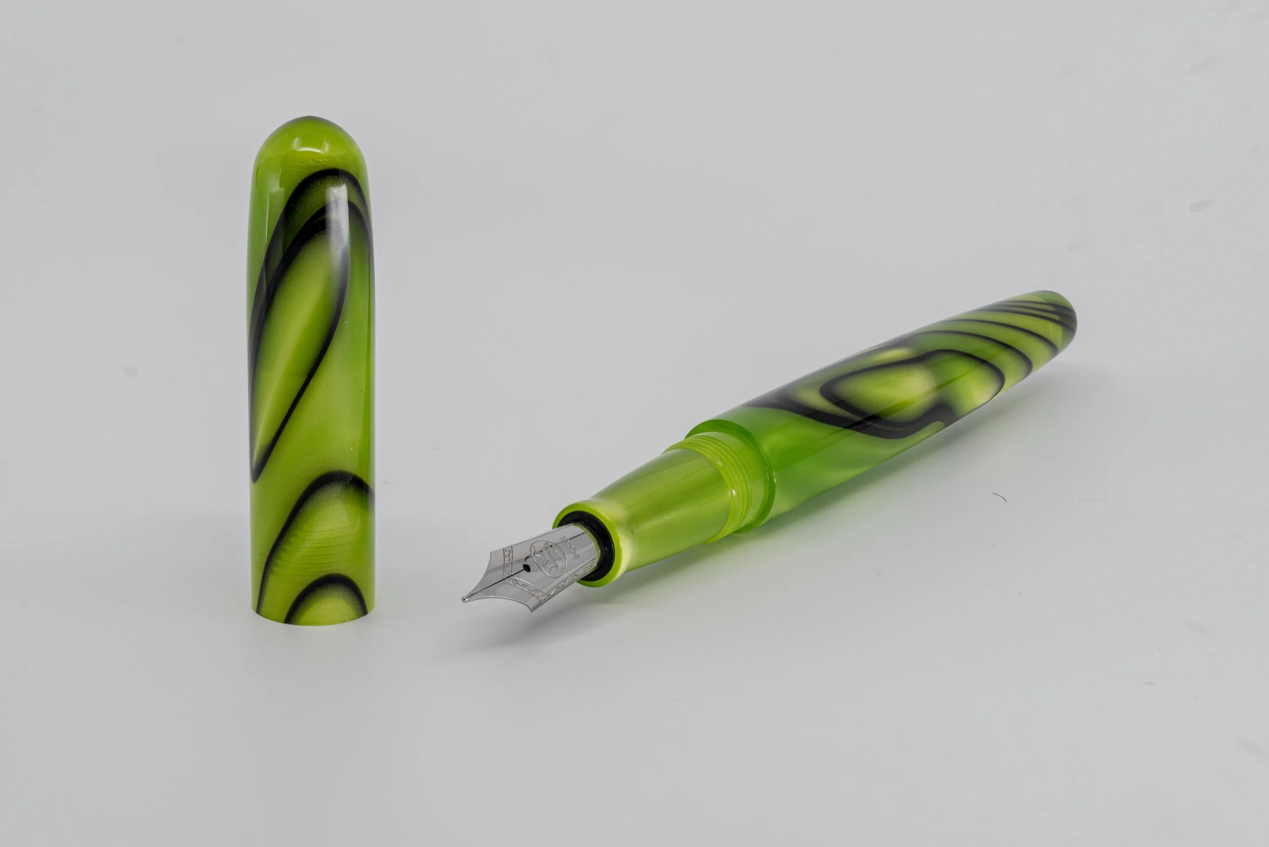 Clyde pen company Toxic green fountain pen1.jpg