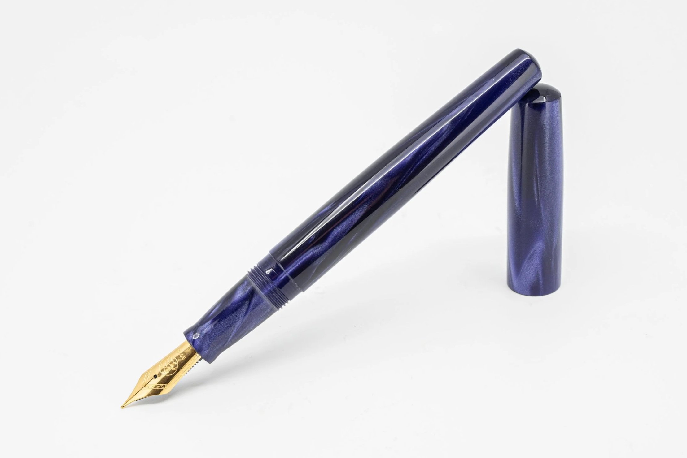 Clyde+pen+company+Omni+slim+wicked+purple+fountain+pen+1.jpg