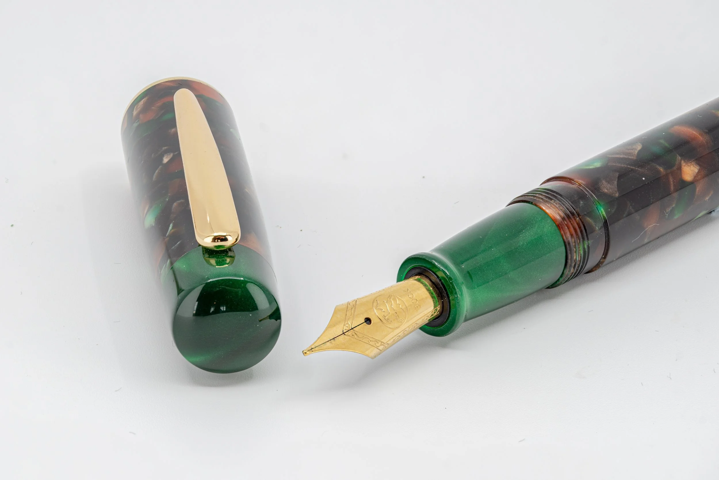 Clyde pen company Traditional Bracken and green fountain pen 4.jpg