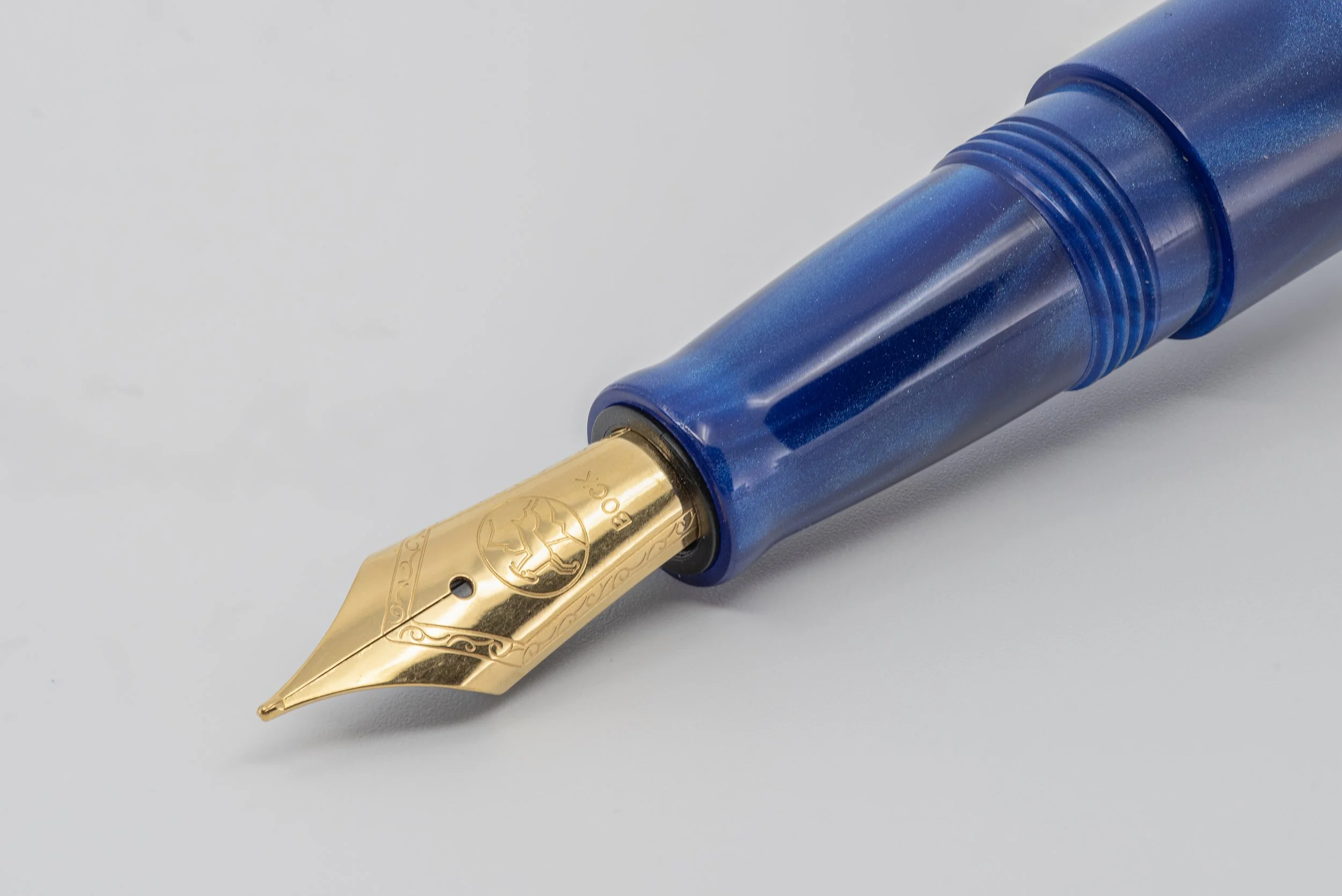 Clyde pen company Veetwo slim Mirror pool fountain pen2.jpg