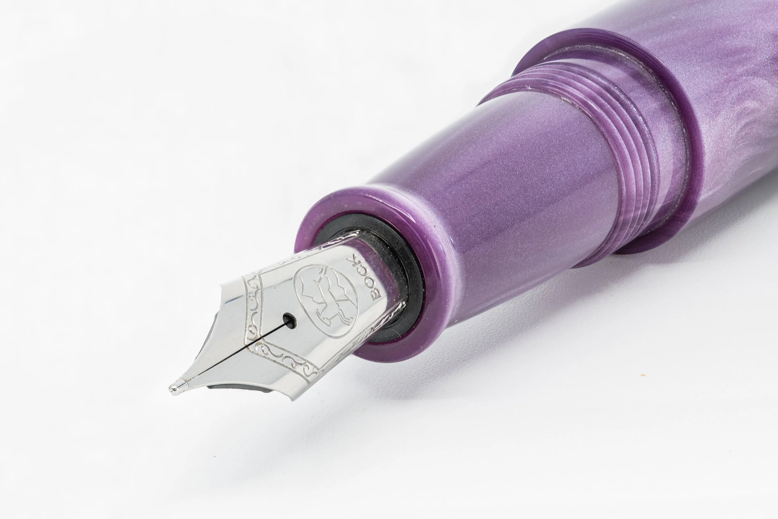 Clyde pen company Veetwo clipped Lavender fountain pen.jpg