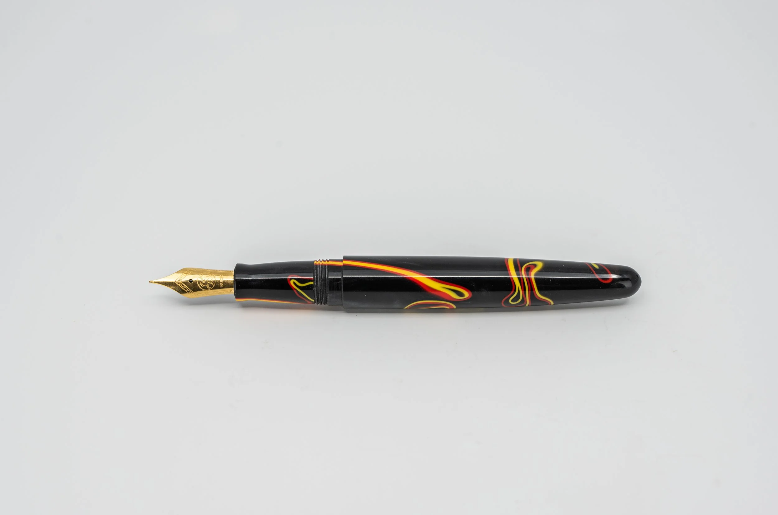 Clyde pen company Veetwo slim firecracker fountain pen 5.jpg