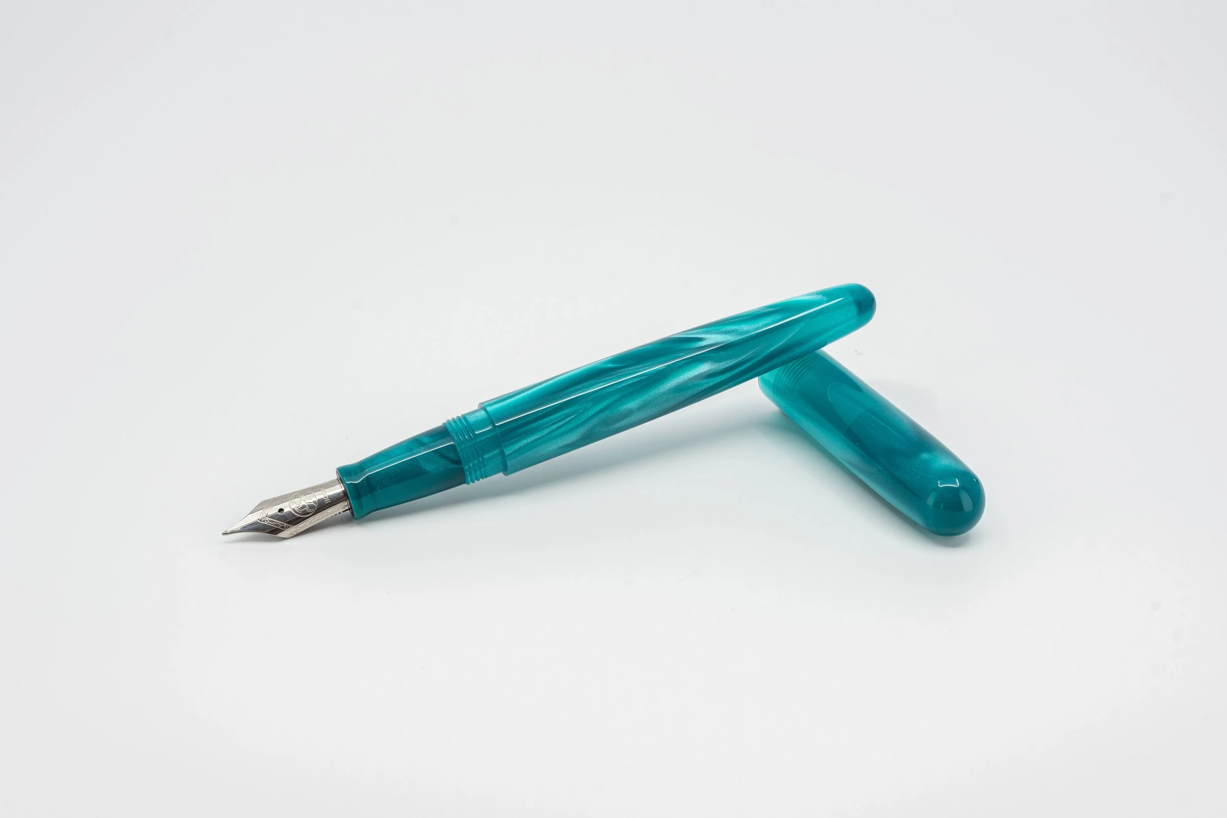 Clyde pen company Veetwo slim Teal fountain pen.jpg