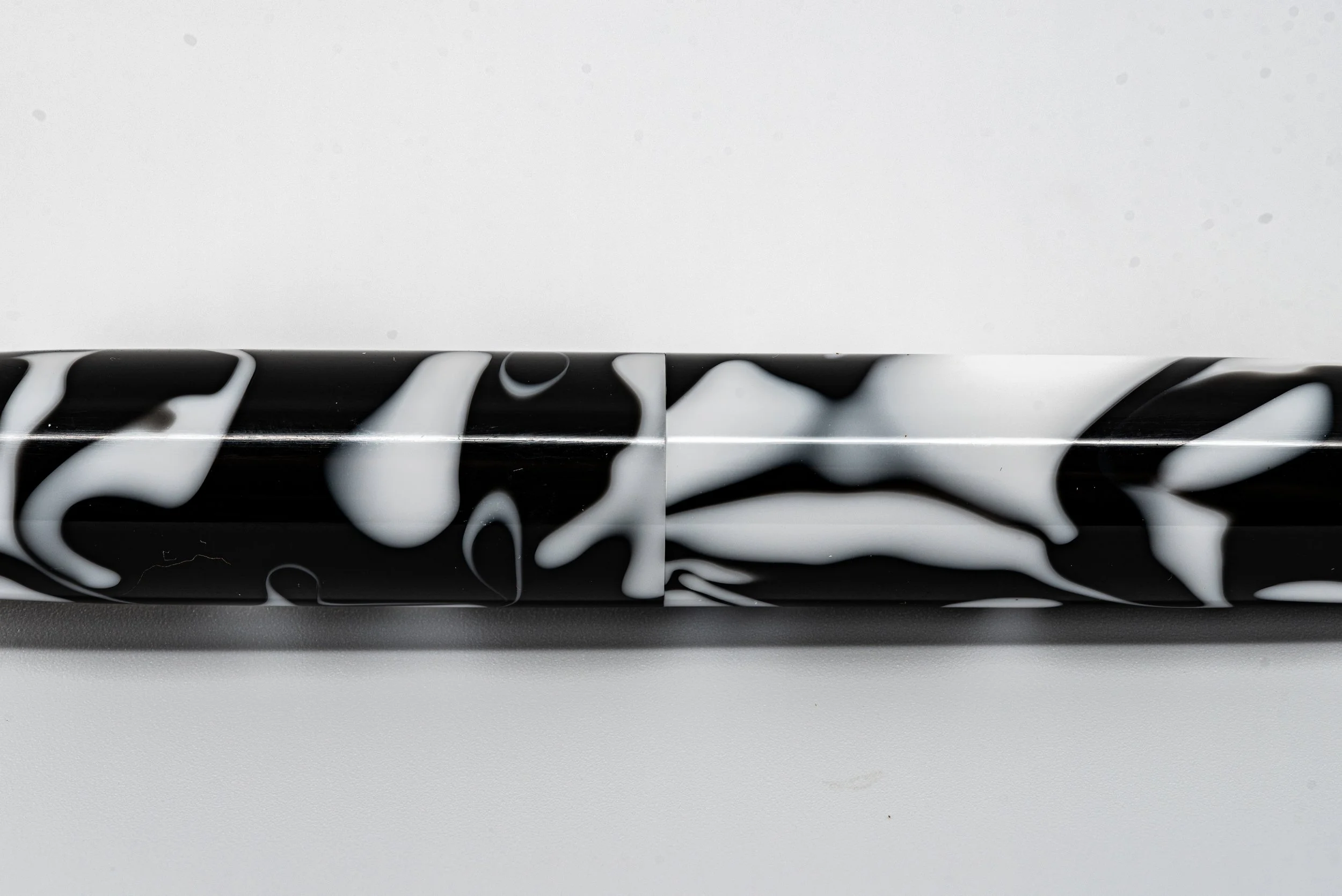 Clyde pen company Veetwo Orca fountain pen1.jpg