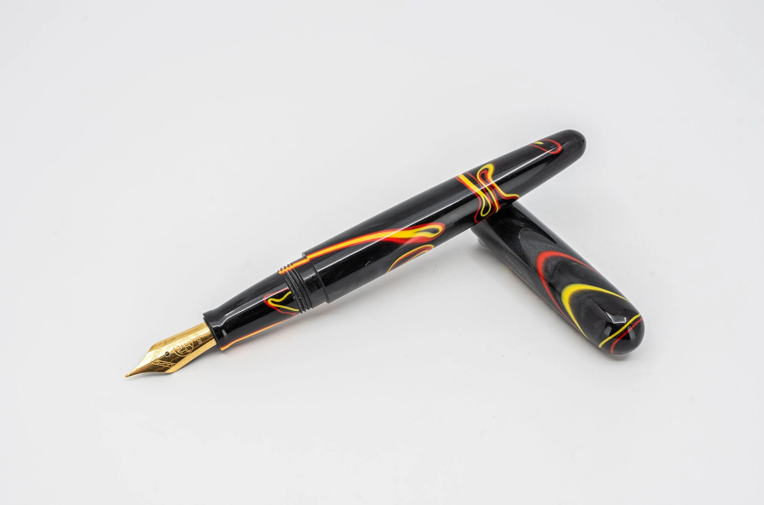 Clyde pen company Veetwo slim firecracker fountain pen 2.jpg