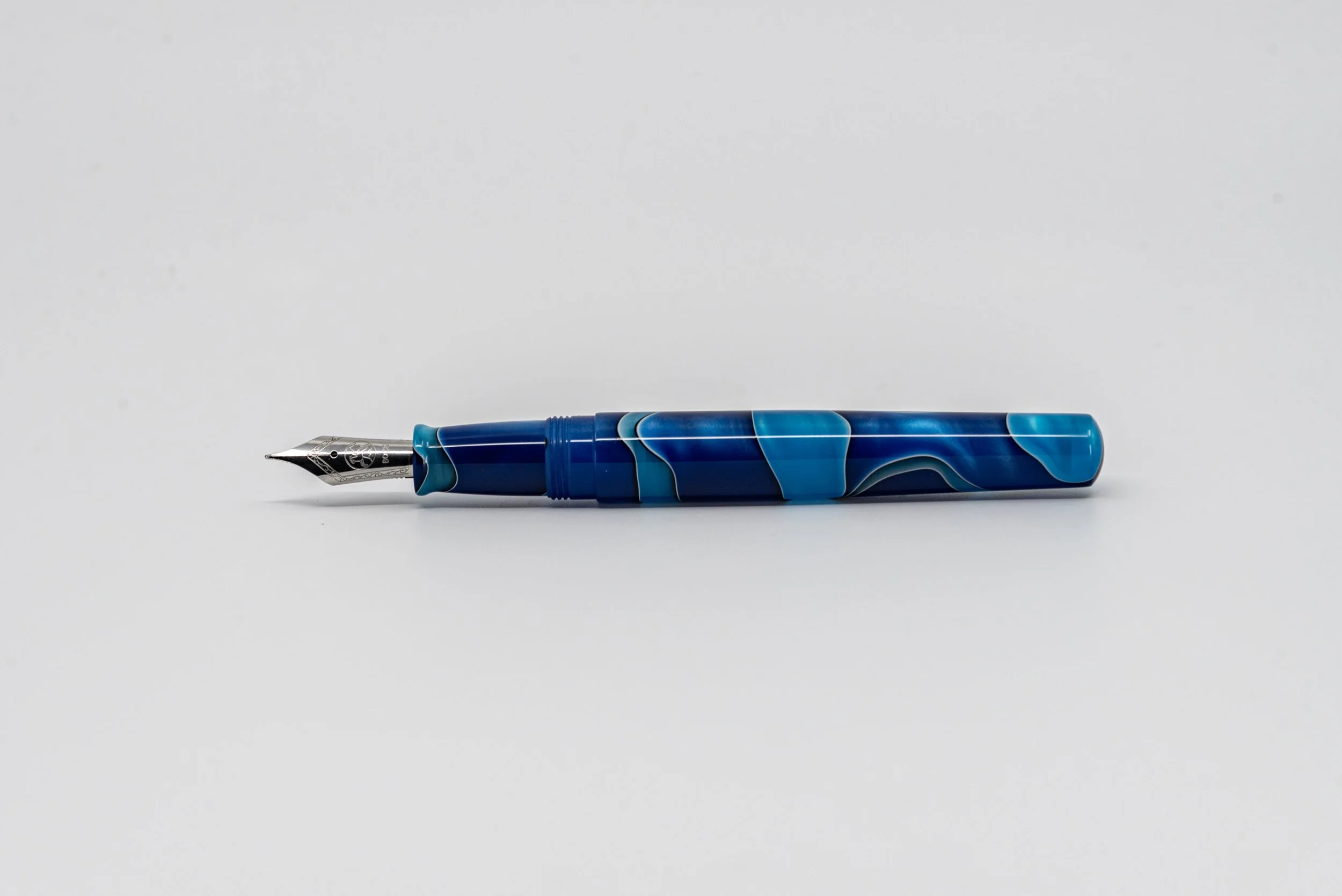 Clyde pen company Cream black Ebonite veetwo clipped foiuntain pen3.jpg