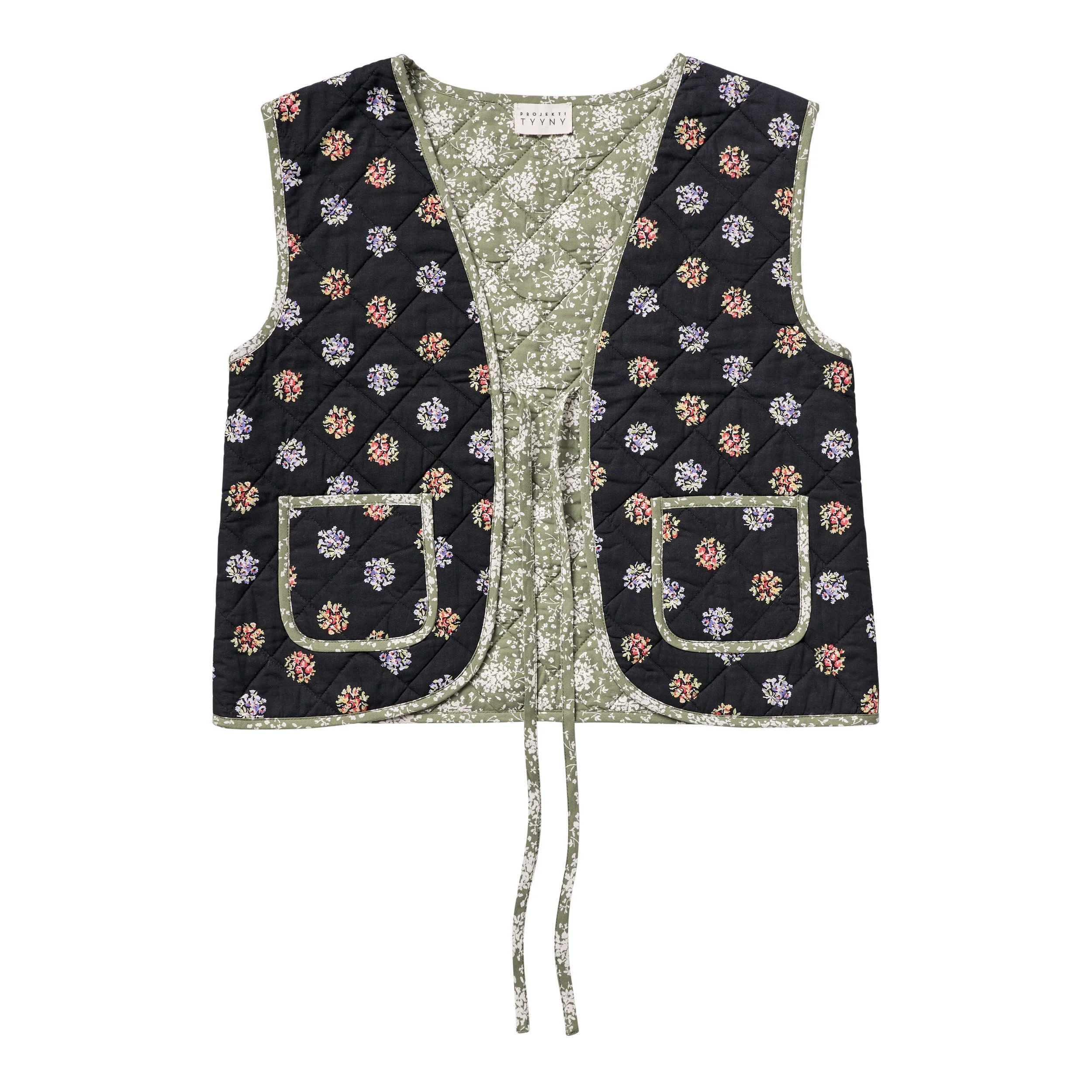 ProjektiTyyny_Waistcoat_Black_01.jpg