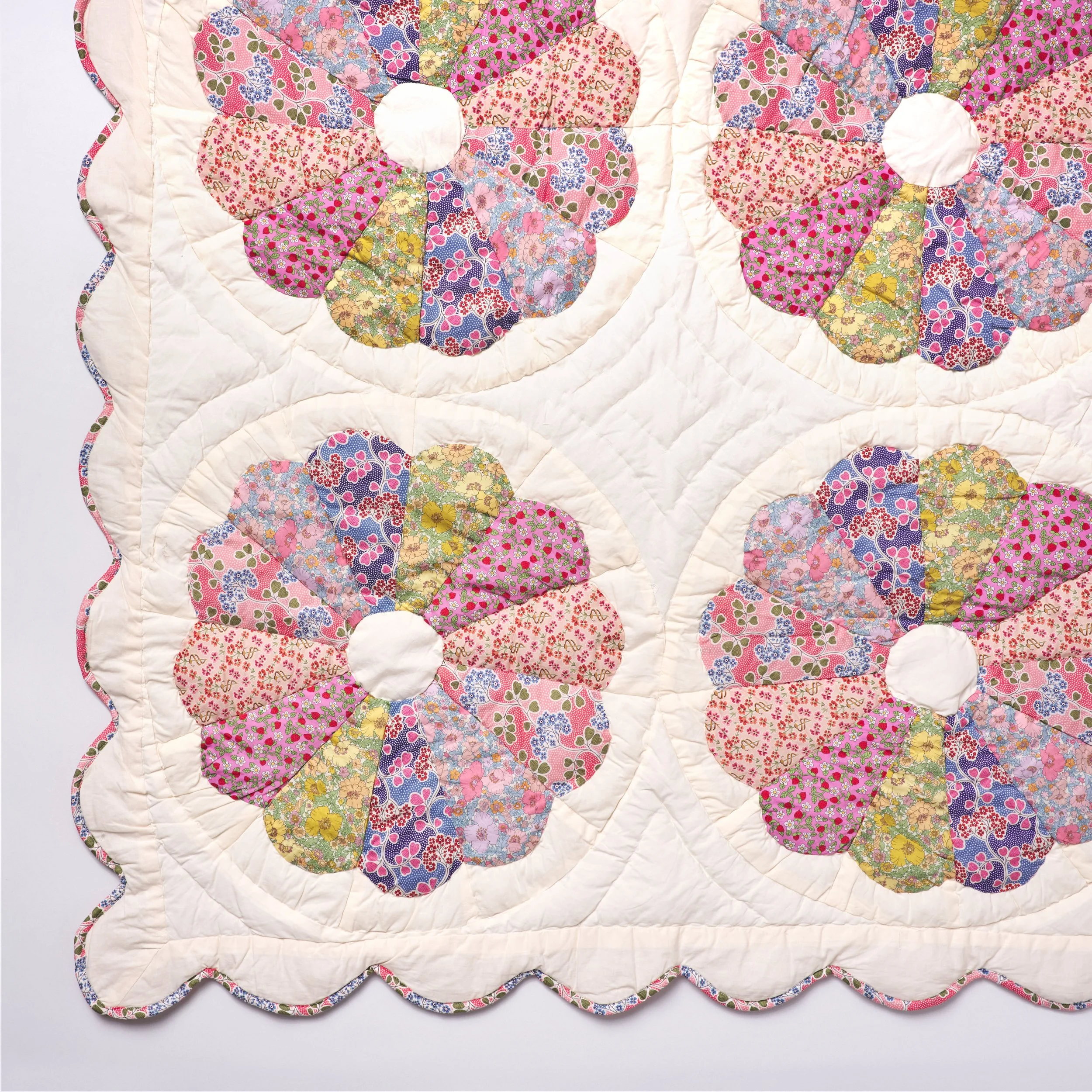 ProjektiTyyny_HajuherneLibertyPatchworkQuilt_02.jpg