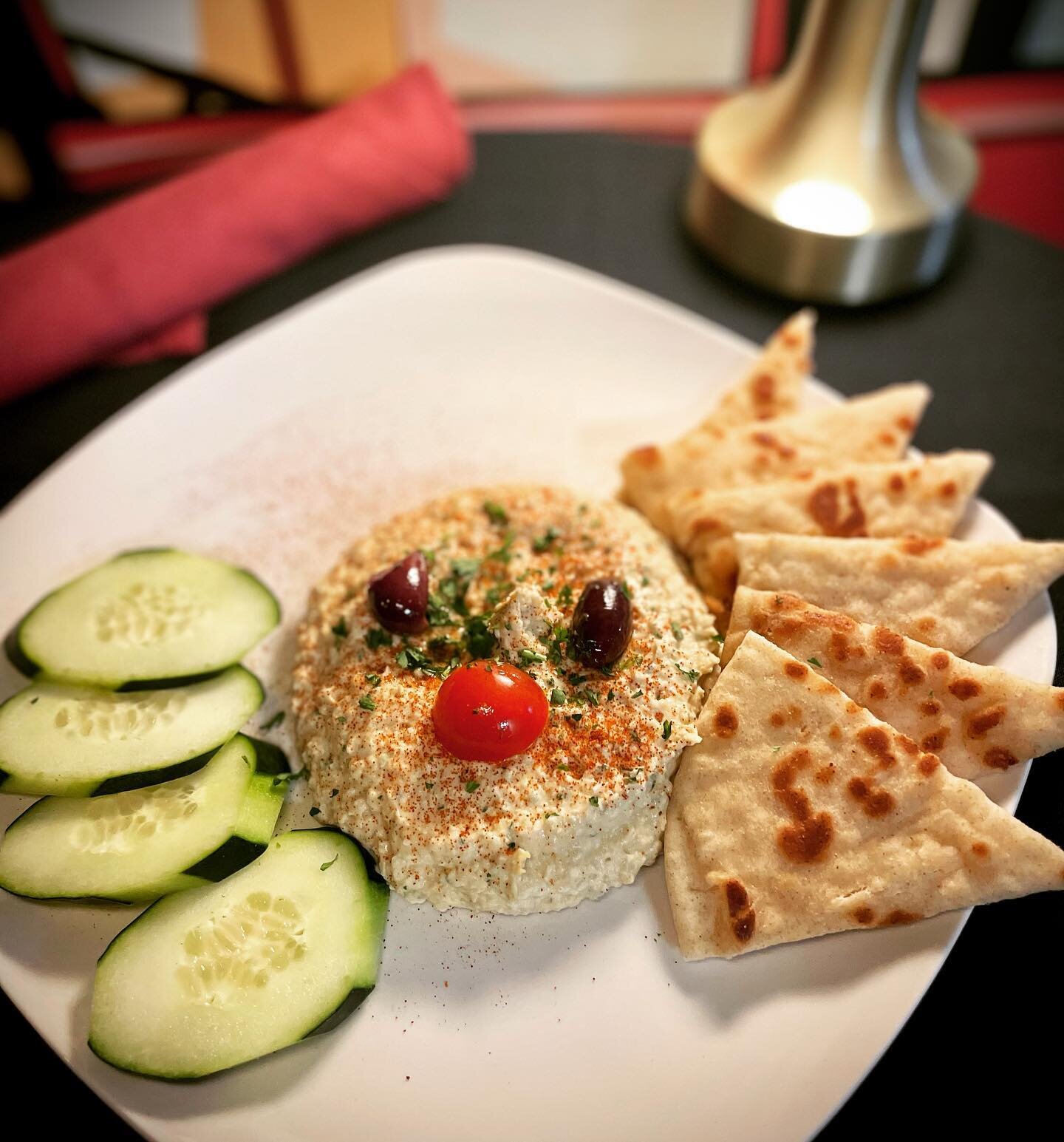 Back for a limited time‼️
 &bull;Hummus platter&bull; 😋
#hummus #appetizers #cucumber #pitabread #dinnerdate #livemusic #speakeasy #indoordinning #outdoordinning #downtowncovina #21+over