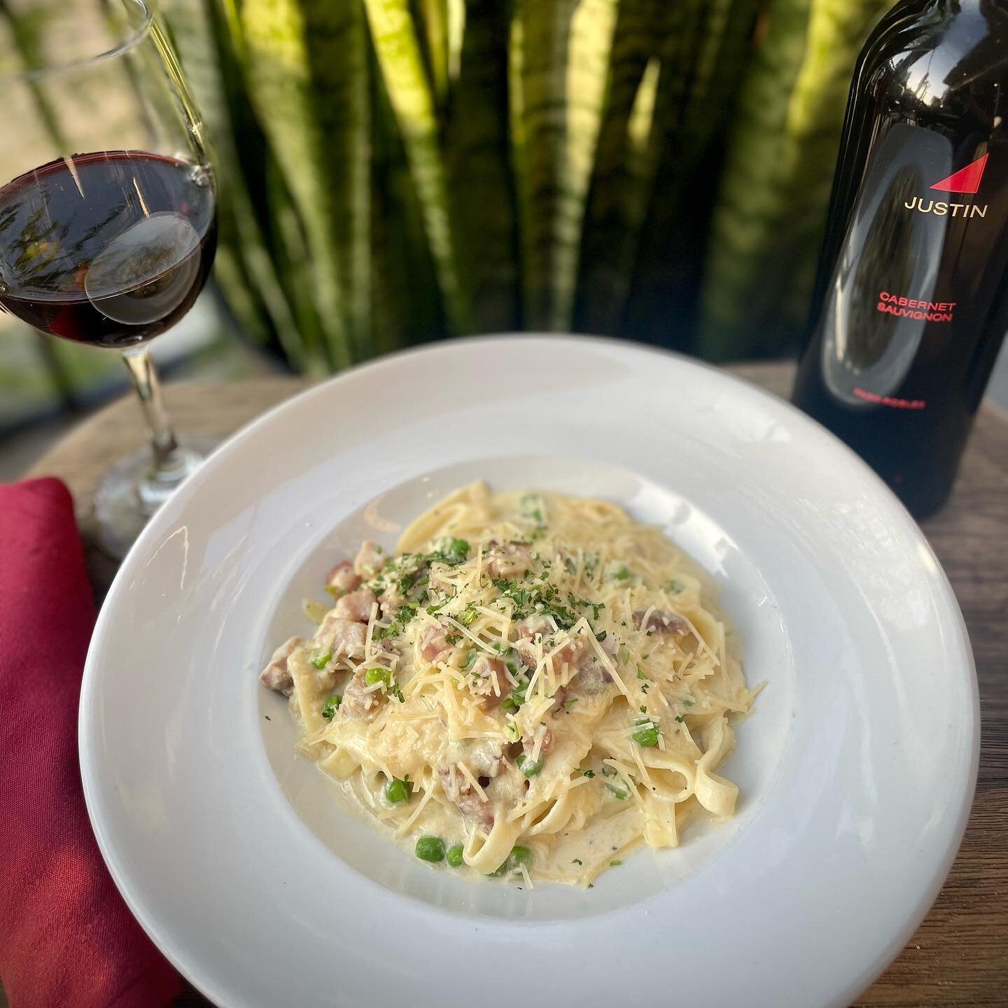 Join us tonight for dinner &amp; try our tasty Pasta  Carbonara. 🍽️ 
#happywednesday #winewednesday #dinner #pastacarbonara #fettuccinepasta #parmesancheese #pancetta #wine #justin #cabernetsauvignon