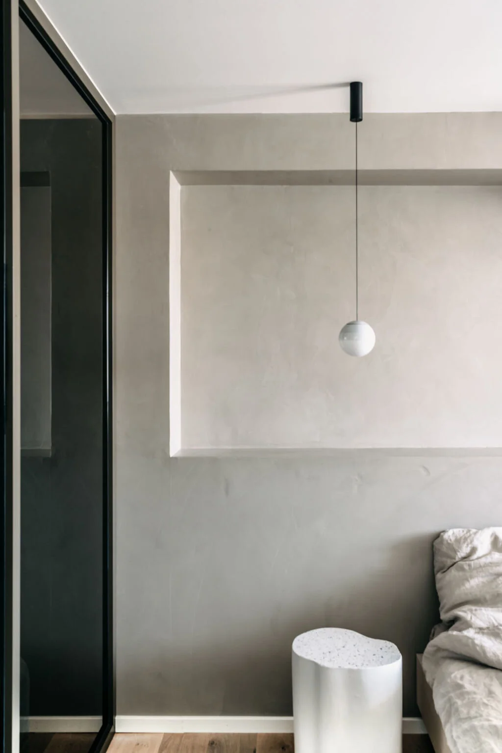 monochromes Schlafzimmer
