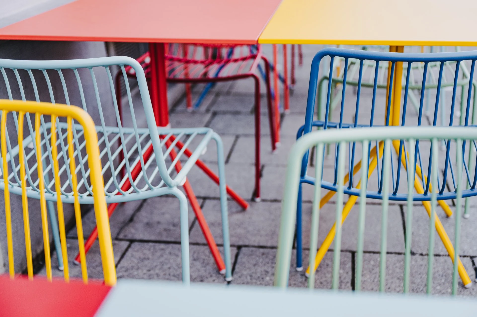 Bunte Outdoorstühle