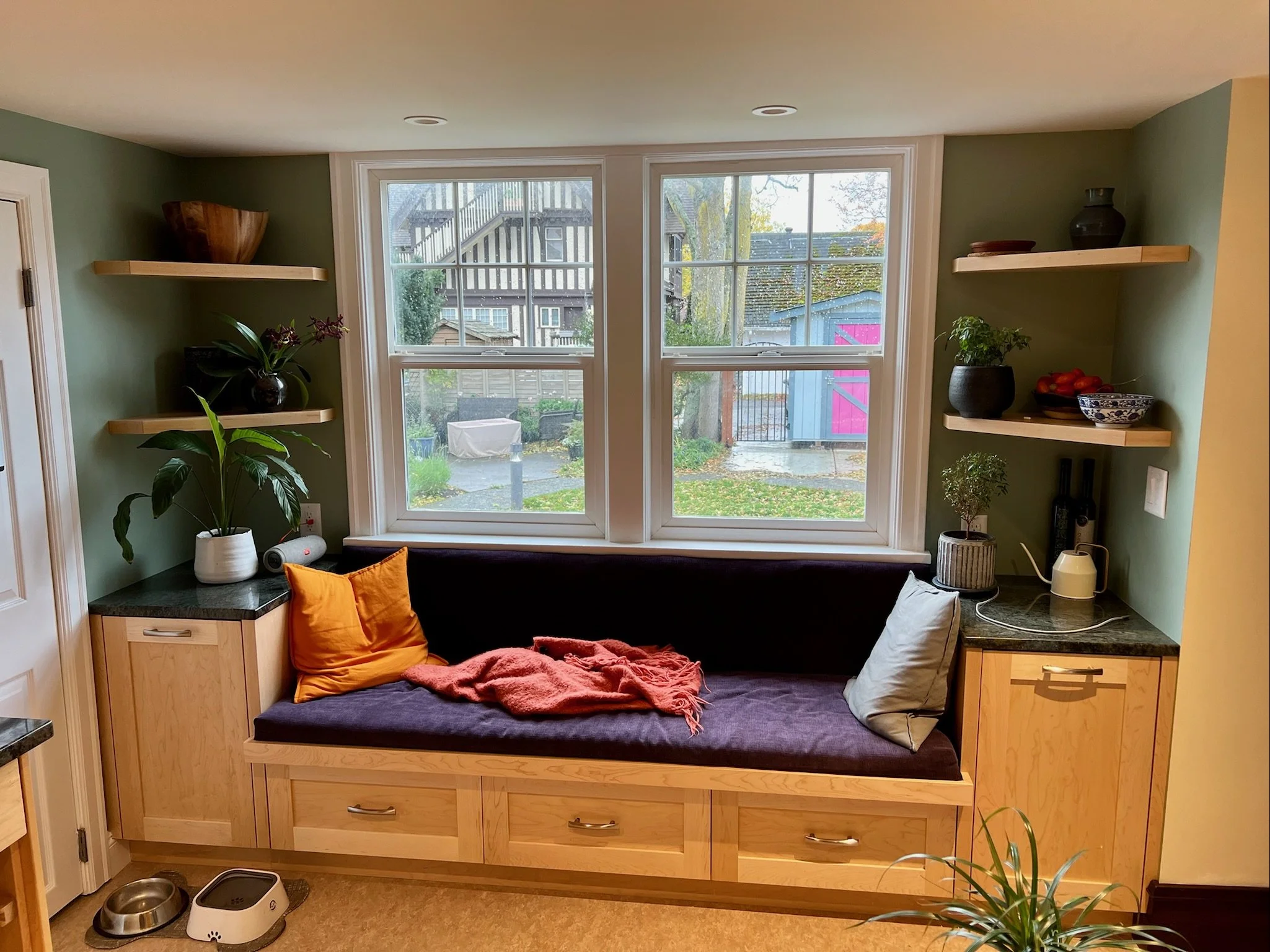 TRCH built in bench.JPG