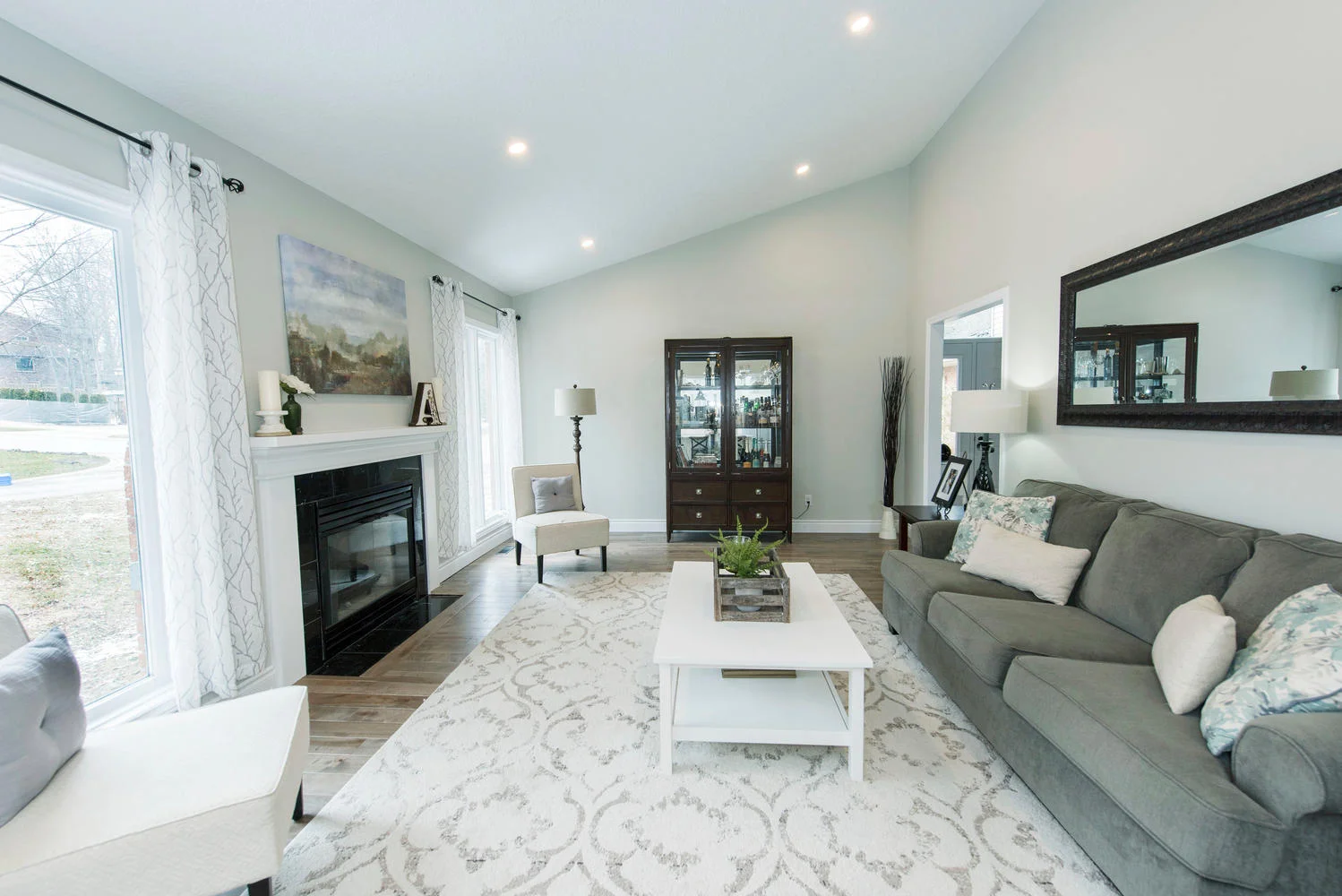 112 Timber Dr London ON N6K-large-030-12-Living Room-1499x1000-72dpi.jpg
