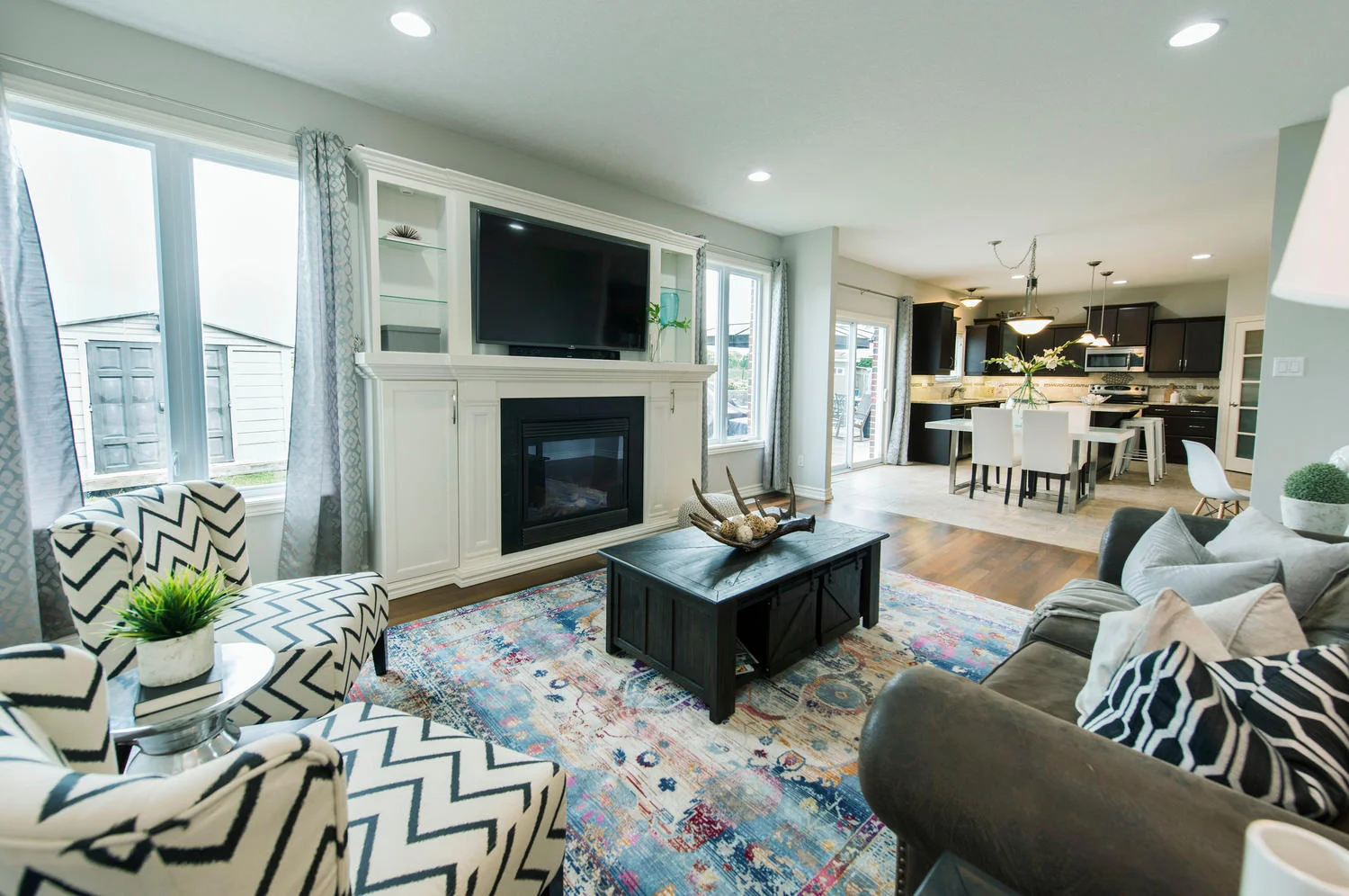 829 Deer Ridge Pl Hyde Park ON-large-013-45-Great Room-1500x997-72dpi.jpg