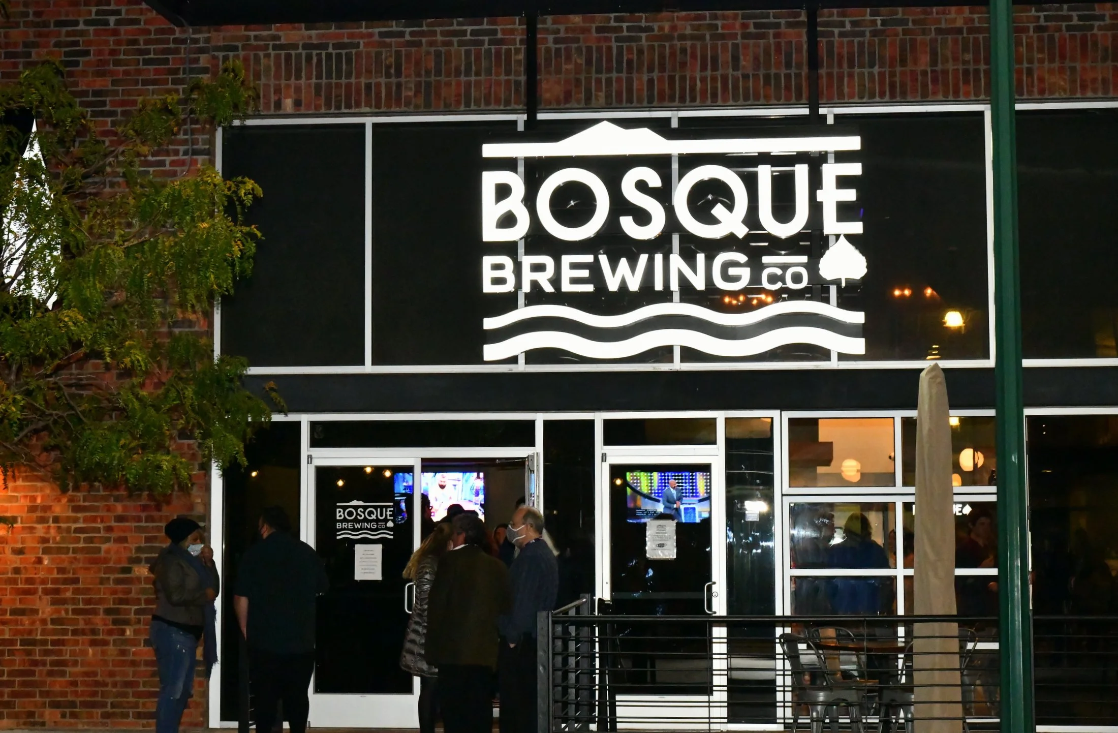 RESTORATION PIZZA & BOSQUE BREWING CO.  