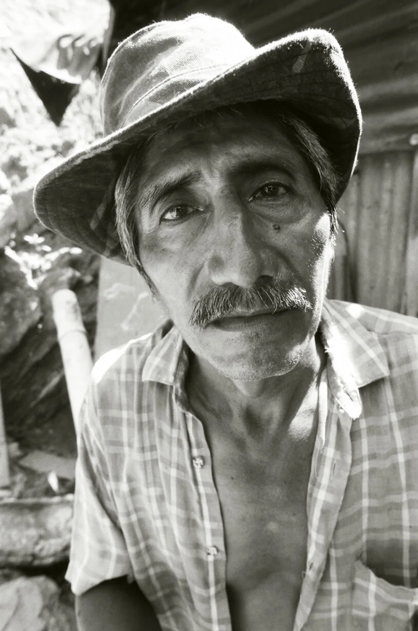 portrait_michaelhigginsphotography_MX-Puerto Angel man#70450004-1mb.JPG