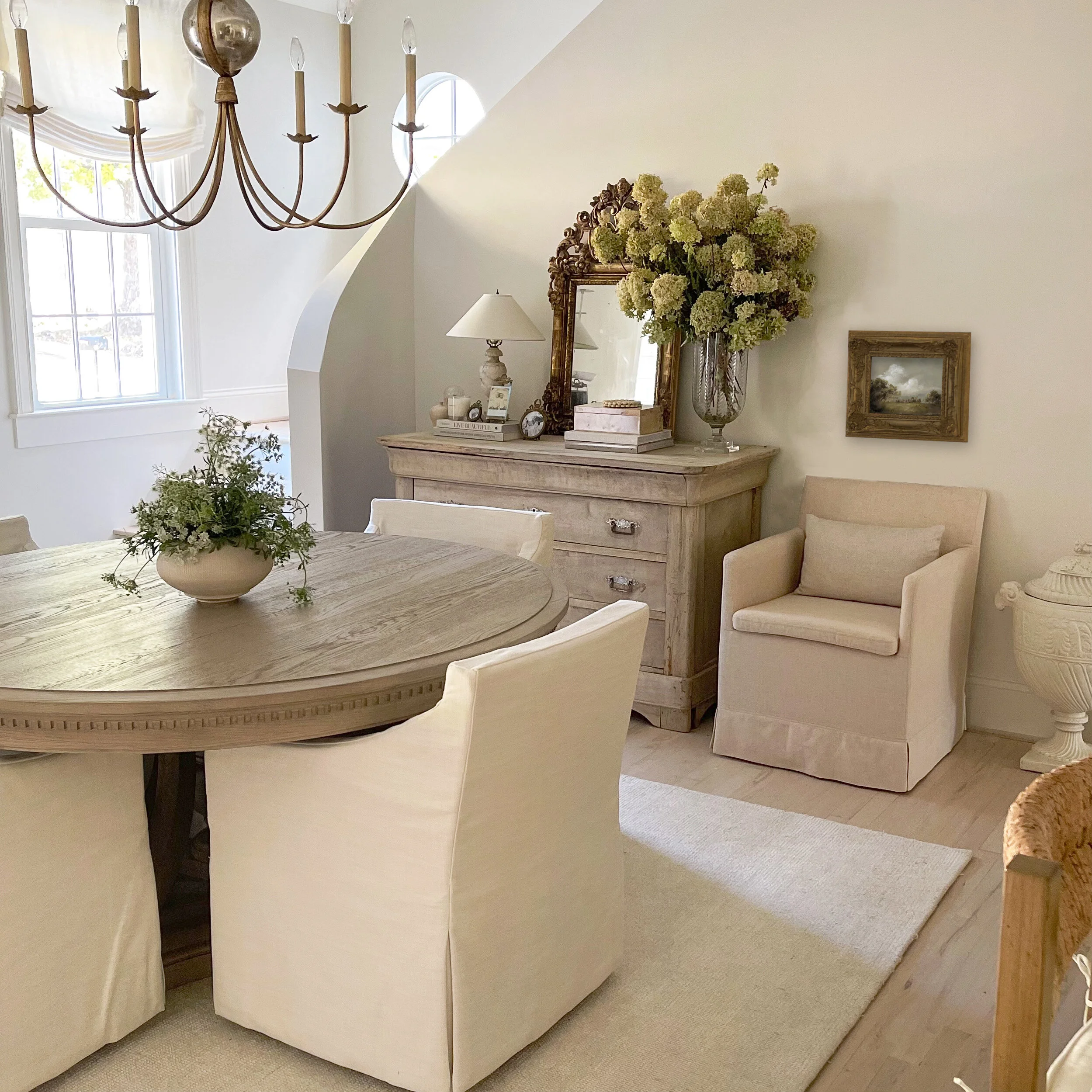 498D32F4-40B9-4AF1-9EC5-90369BD75918