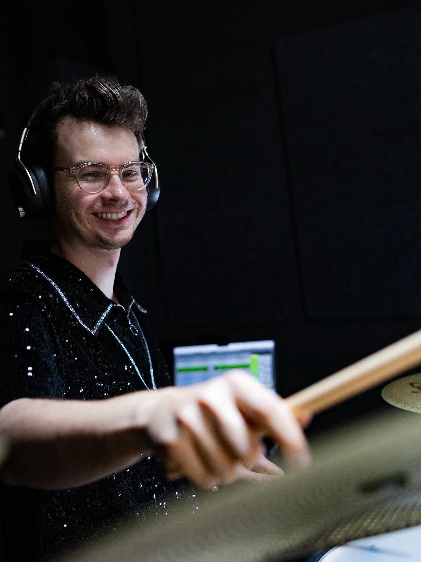 📸 @lucaleon.visuals
@zildjiancompany
@vicfirth 
 
#zildjian #zildjianartist #zildjianfamily #edrums #drums #drummer #drumset #drumlife #drumfam #musicianslife #theworldofdrums #drumcommunity #drumuniversity #instagroove #instadrummer #ijustwan