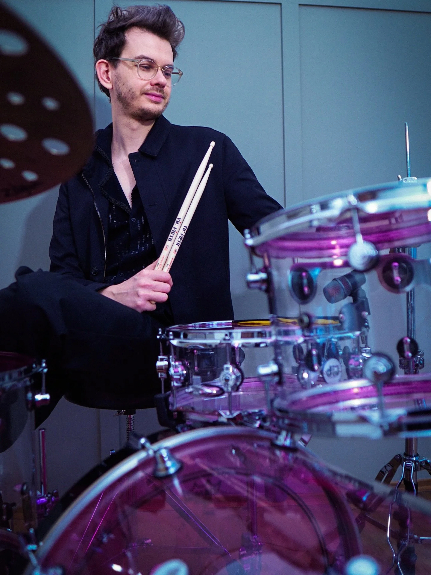 Acrylic @dwdrums with pink @remopercussion colortones

@dwdrums
@seelectronics
@remopercussion
@remo_gewadrums 
@zildjiancompany
@vicfirth