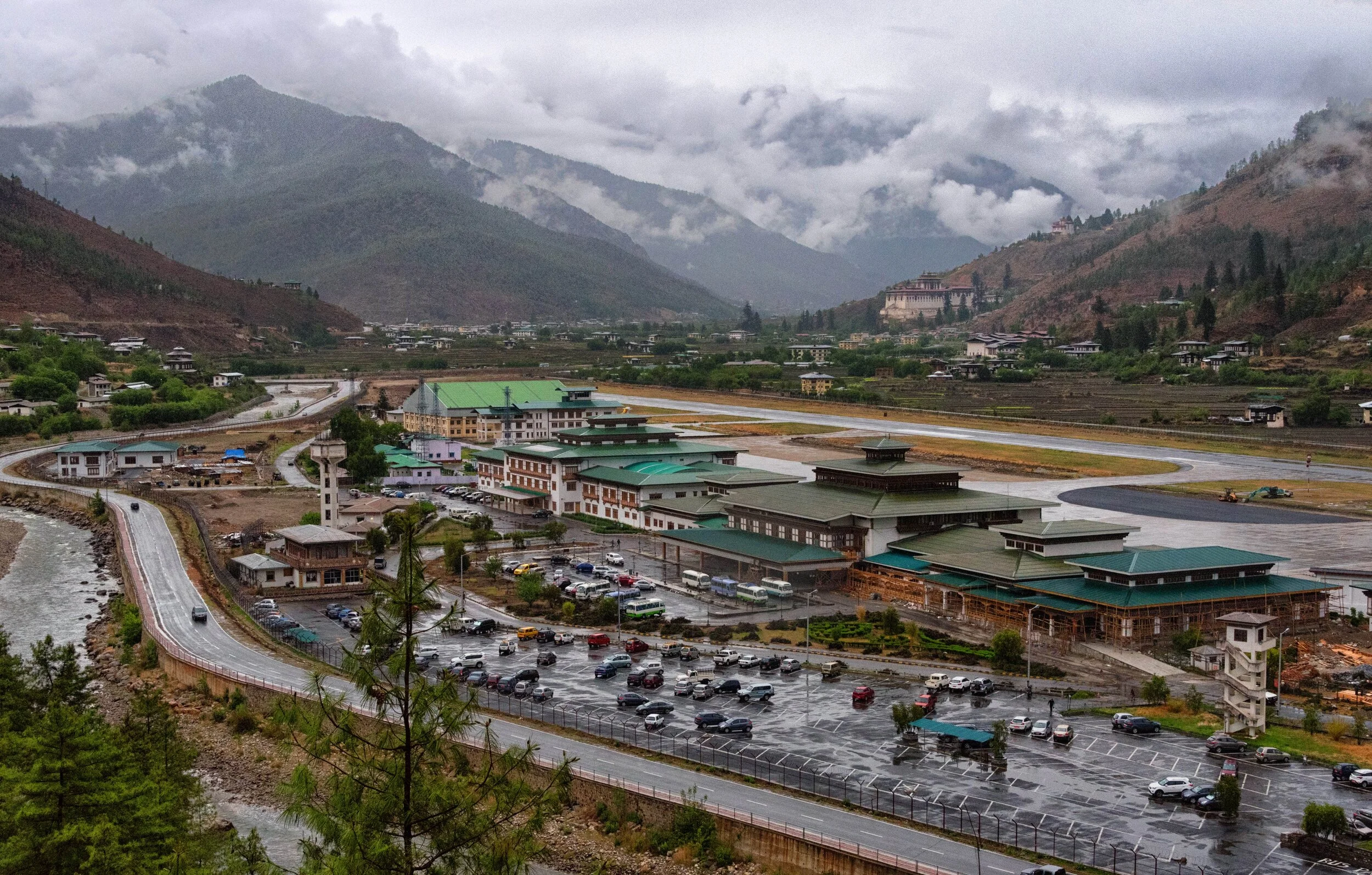 Paro airport and DrukAir offices (PC: MyBhutan’s DeSantis)