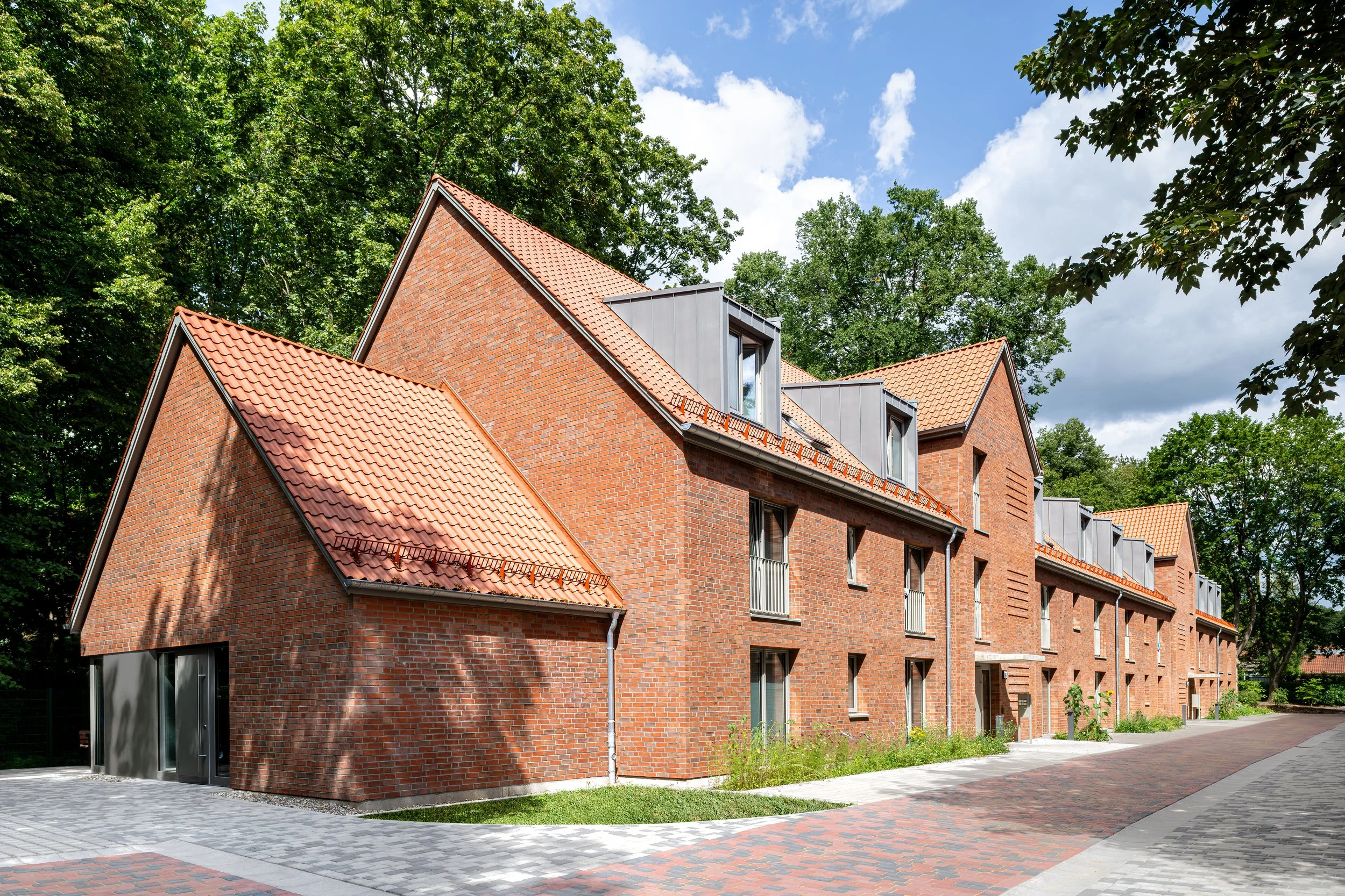 esfandiary möller architekten_Wohn- und Bürogebäude Beim Benedikt.jpg