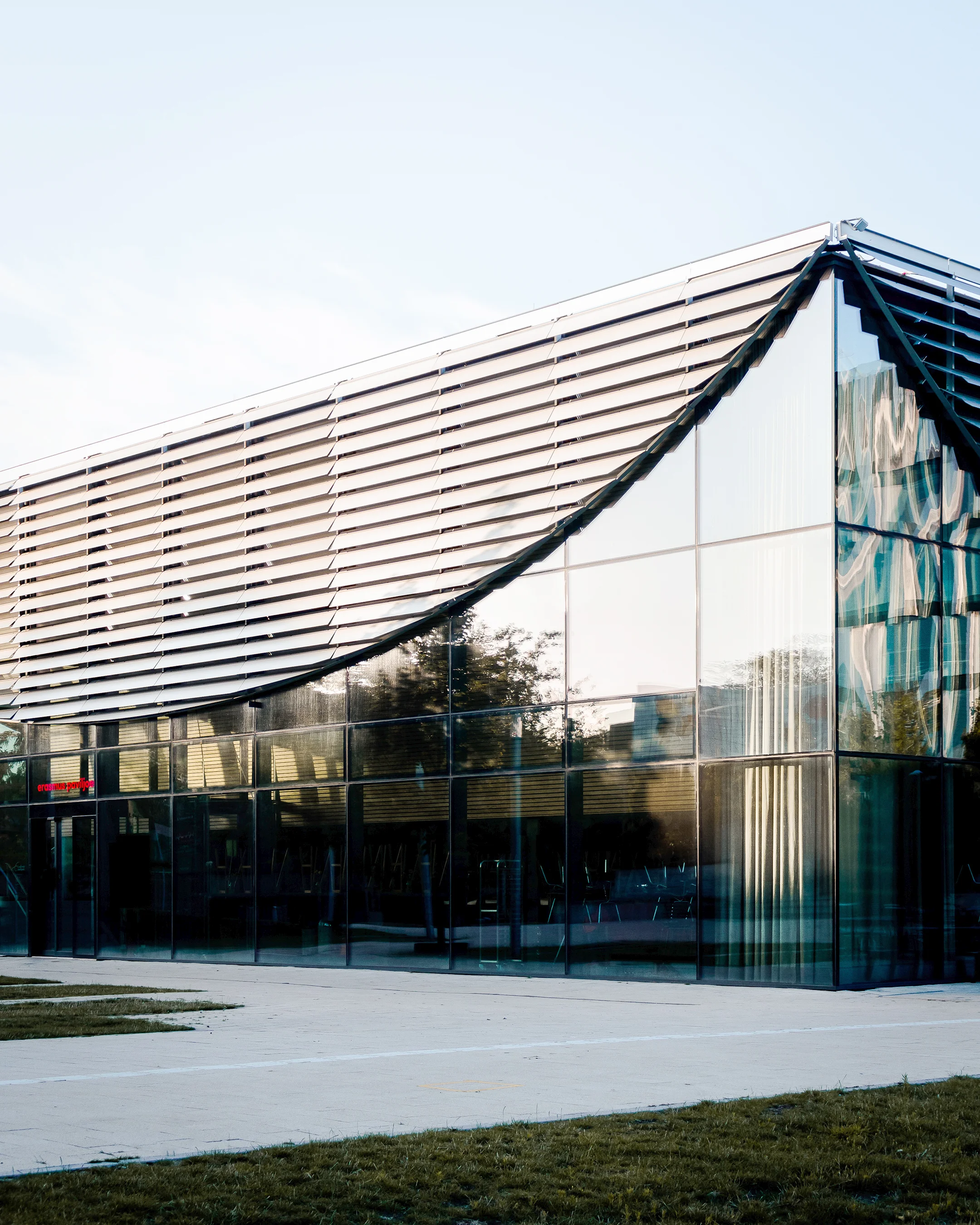 ERASMUS PAVILJOEN BY POWERHOUSE COMPANY PHOTOGRAPH BY MIKE DUGENIO (7).jpg