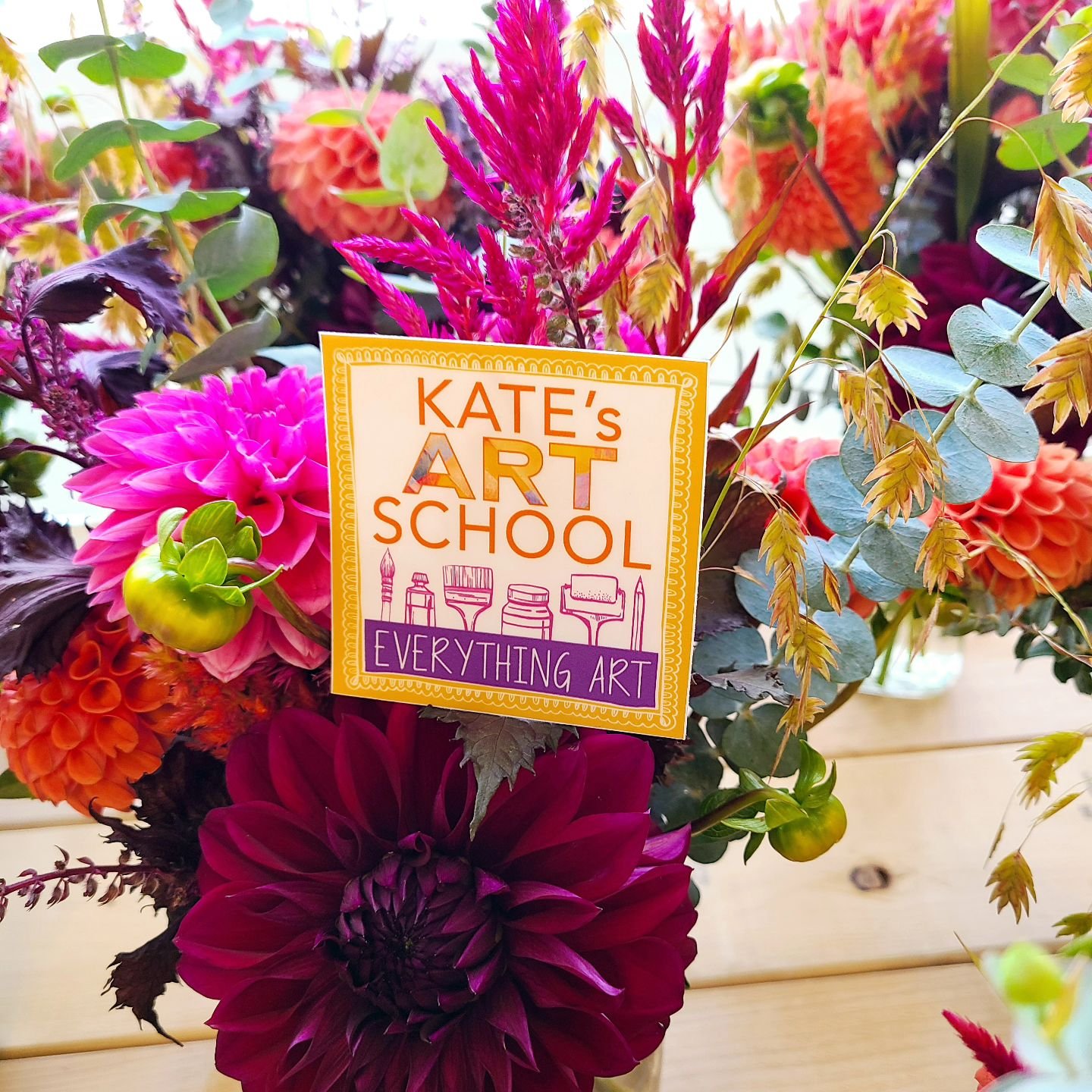 Year number FOUR of Summer Flower Subscriptions at Kate's Art School in Brooklyn! 💐 

It means the world to me that Kate opens up her art school to our flowers. It's a place where color, beauty, and creativity THRIVE, so it's a pretty perfect match?