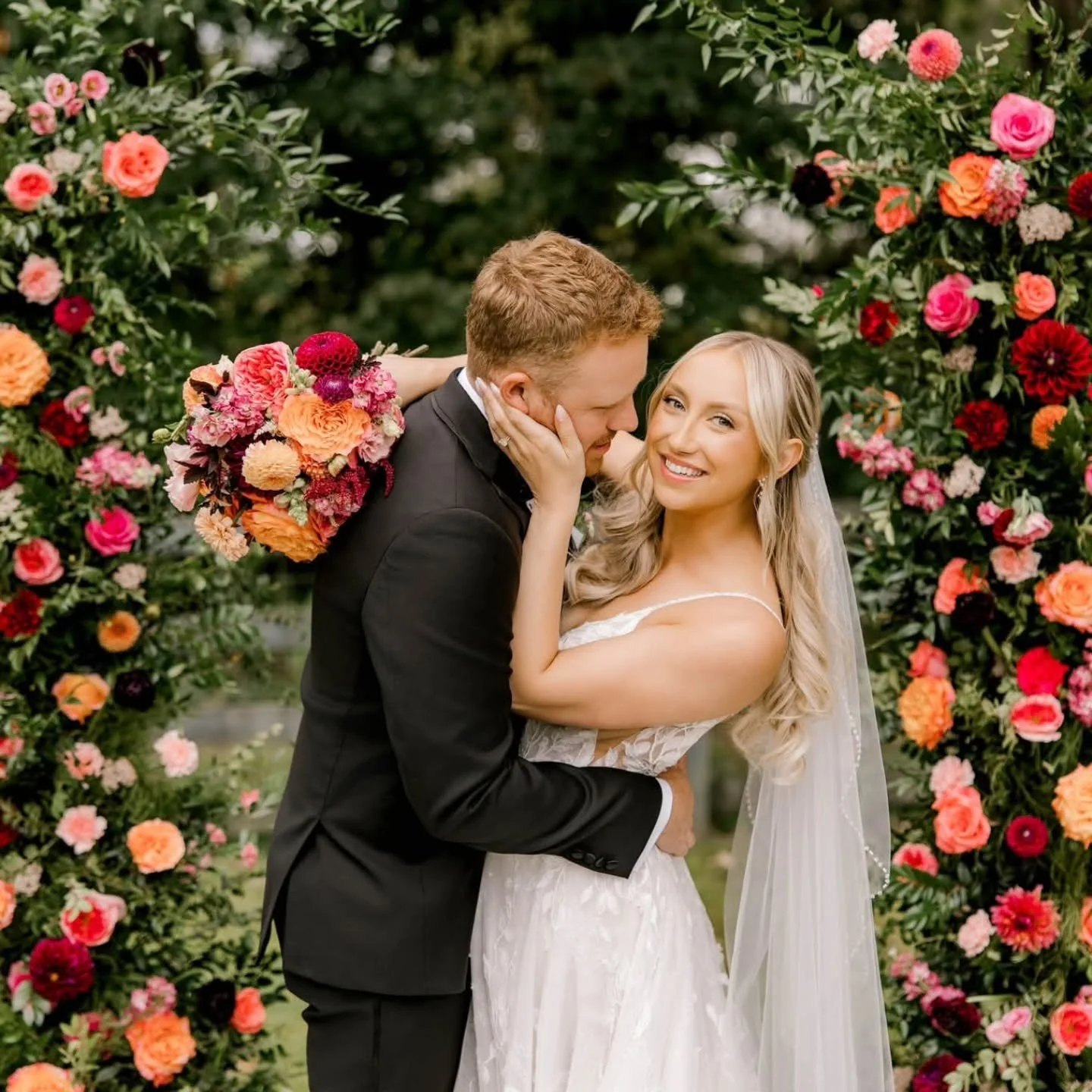 I mean, come on🥲

Lindsay and Cody, you were the absolute sweetest and kindest couple to work with AND you made my floral dreams come true with your design and color palette 💖 I always say you will never regret going with color and I'm so glad you 