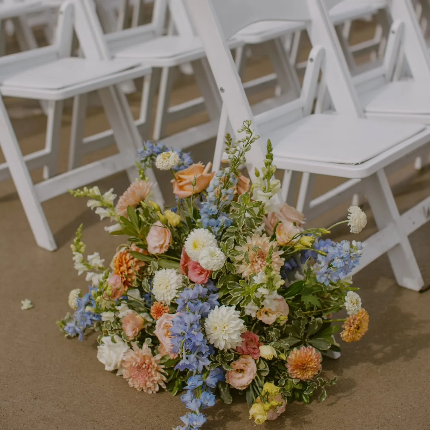 A beautiful couple, venue, and day! Loved this one so much.

And more incredible florals that can be dual purpose for both your ceremony and reception🤍

Couple @sarahdang___ @tonedang
Photography@alexconversephotography
Venue @silvershores
Planning 