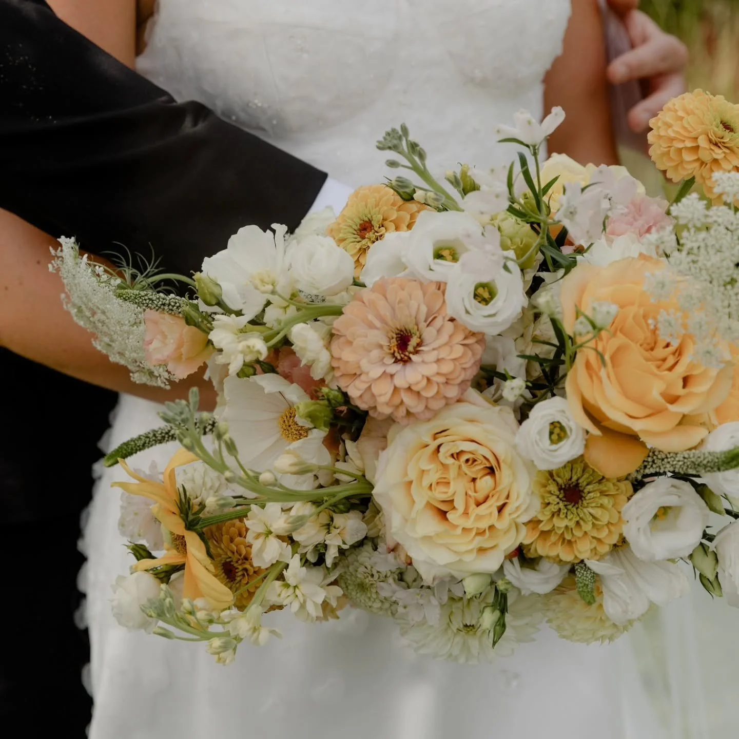 Still one of my favorites 💛

Butter yellows, touches of blushy pinks, whites and creams, so many locally grown flowers, a sweet couple who trusted the process, really fun design elements, and a beautiful day and venue. An absolute dream!

Couple: Th