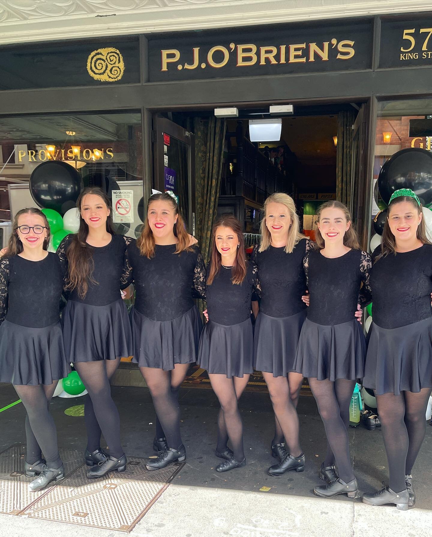 ☘️💚 Happy St Patrick&rsquo;s Day!! Starting our day off in the best way possible with our friends at @pjobrienssyd 💚☘️

#irishdance #irishdancing #stpatricksday #irishinsydney