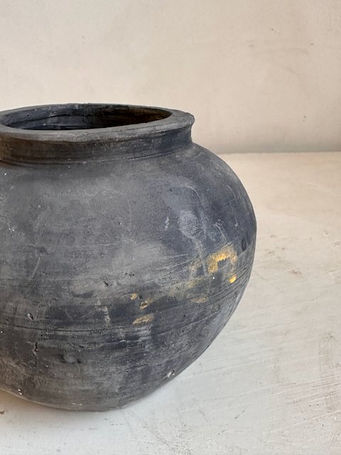2500306 Antique pots - 94.jpeg