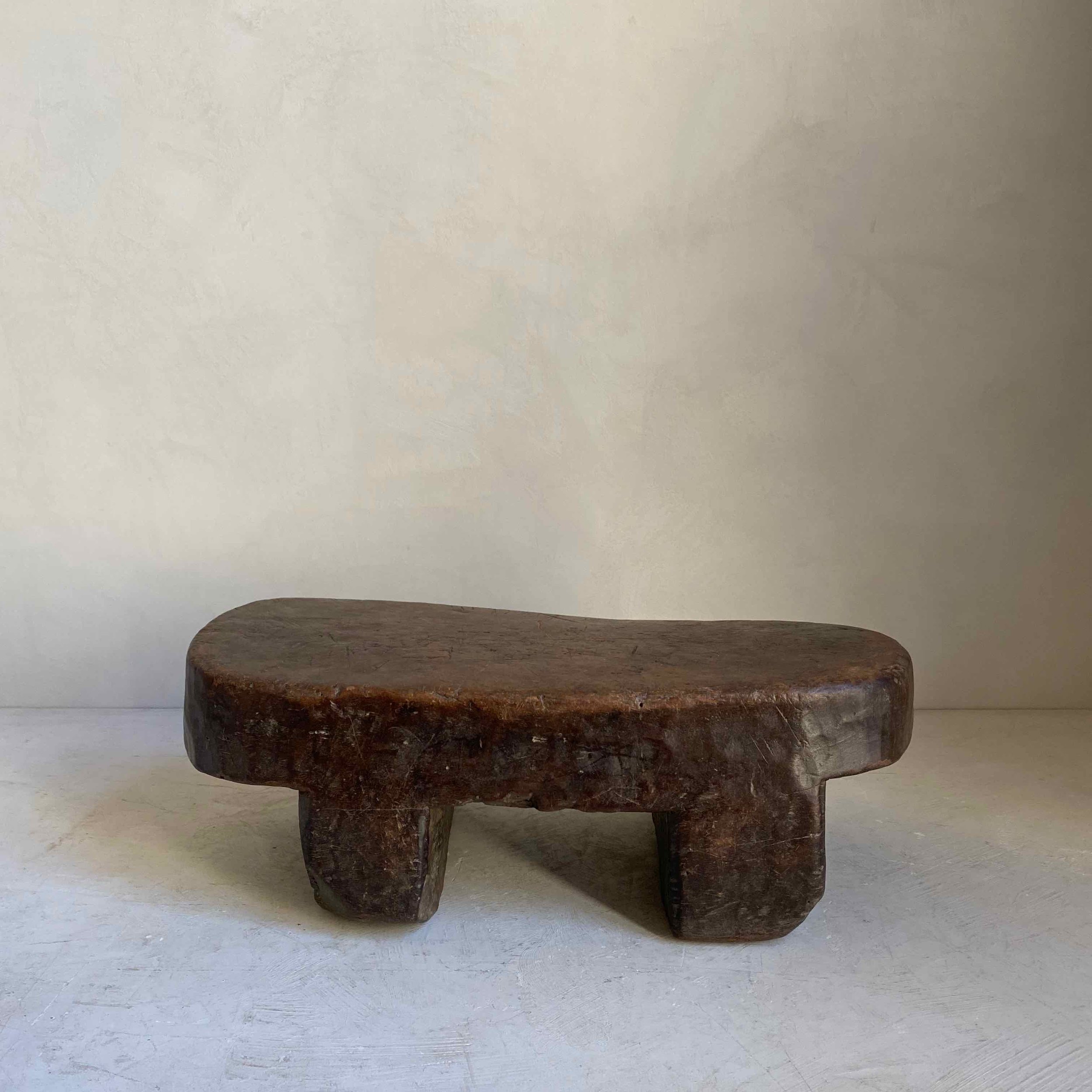 African stools 28.5.2022 - 40.jpeg