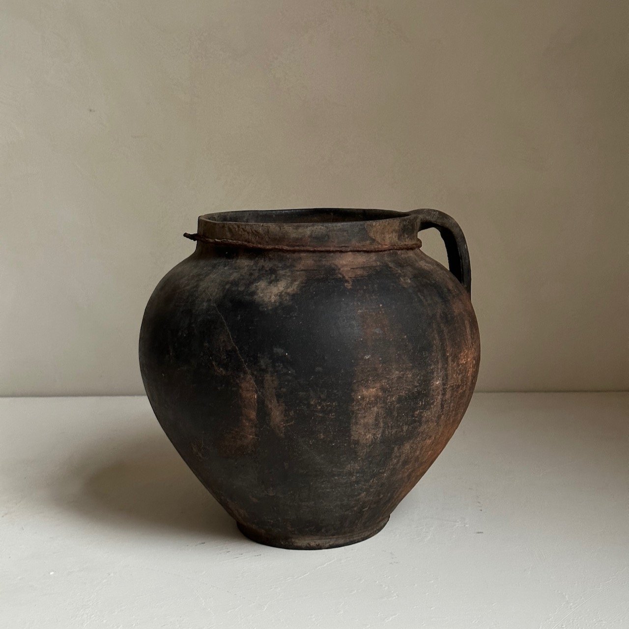 Rustic earthenware pot - - 21.jpeg