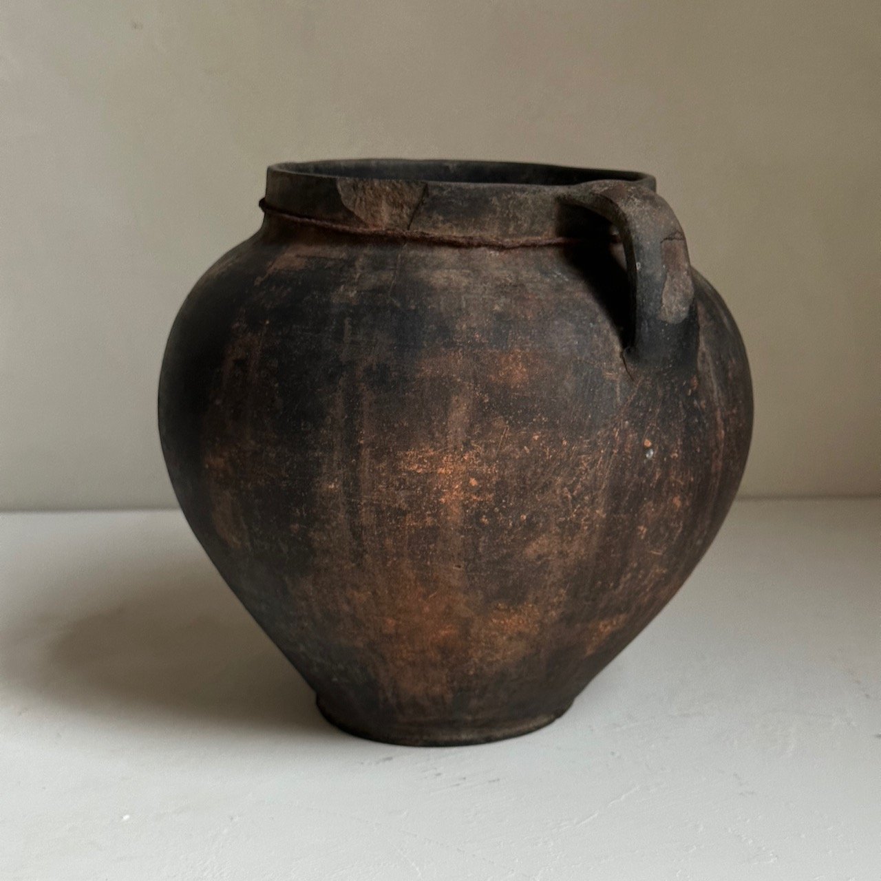 Rustic earthenware pot - - 24.jpeg