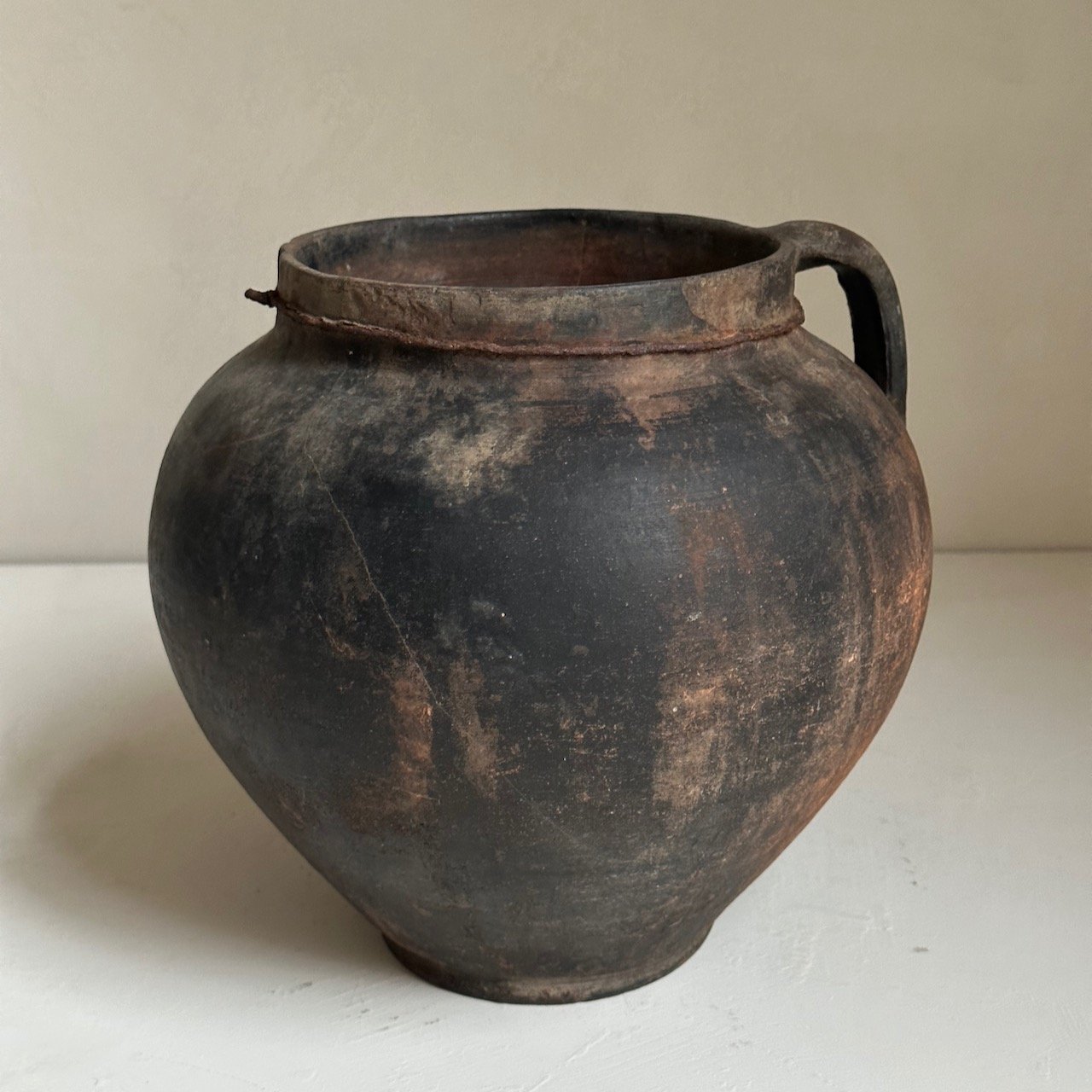 Rustic earthenware pot - - 22.jpeg
