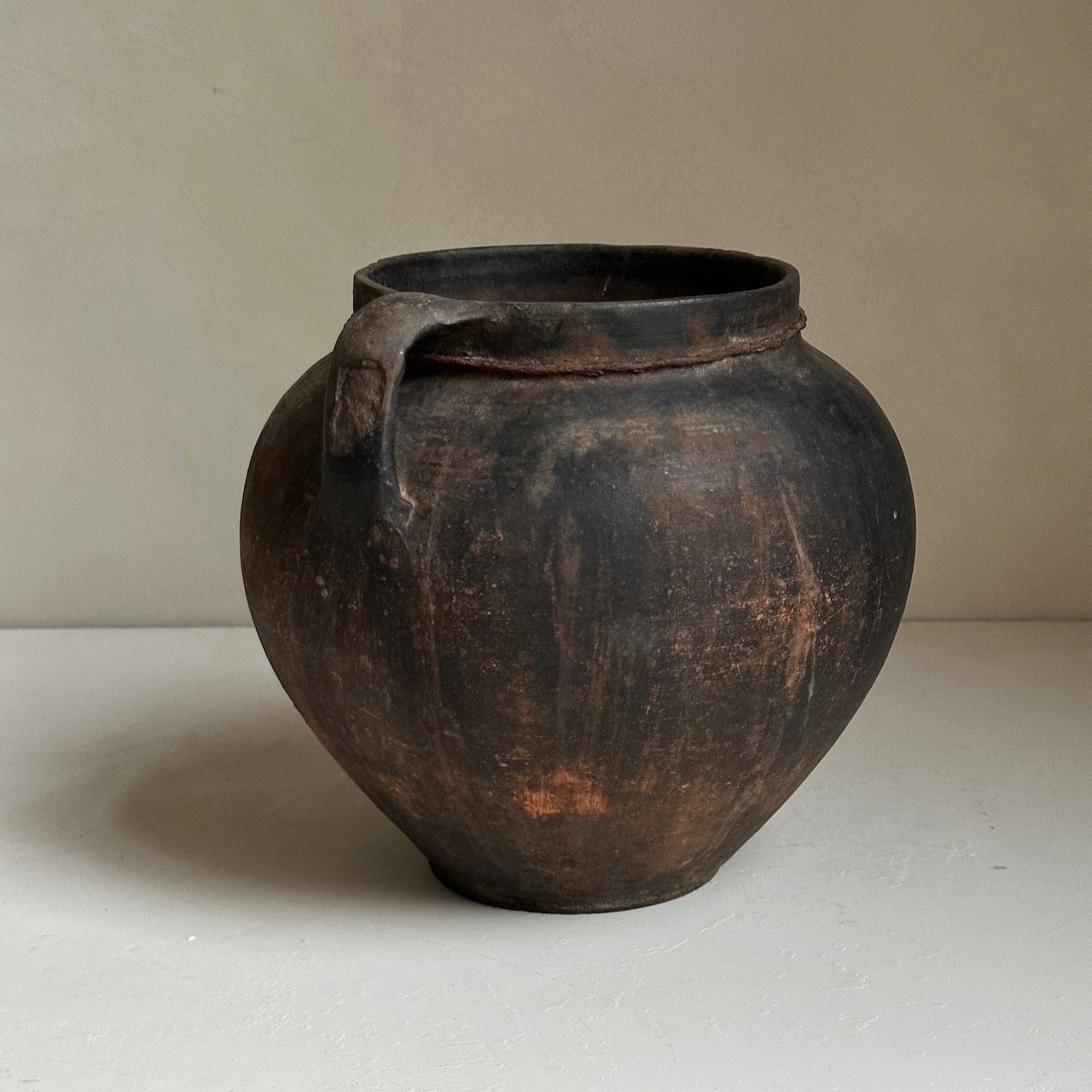 Rustic earthenware pot - - 25.jpeg
