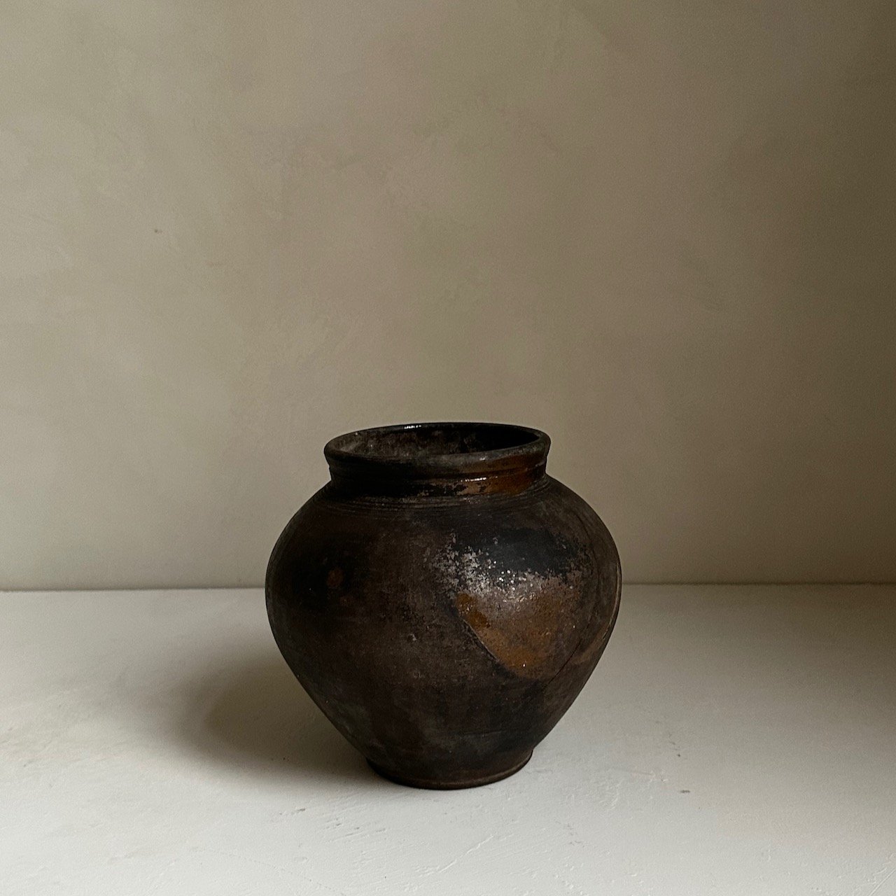 Rustic earthenware pot - - 39.jpeg